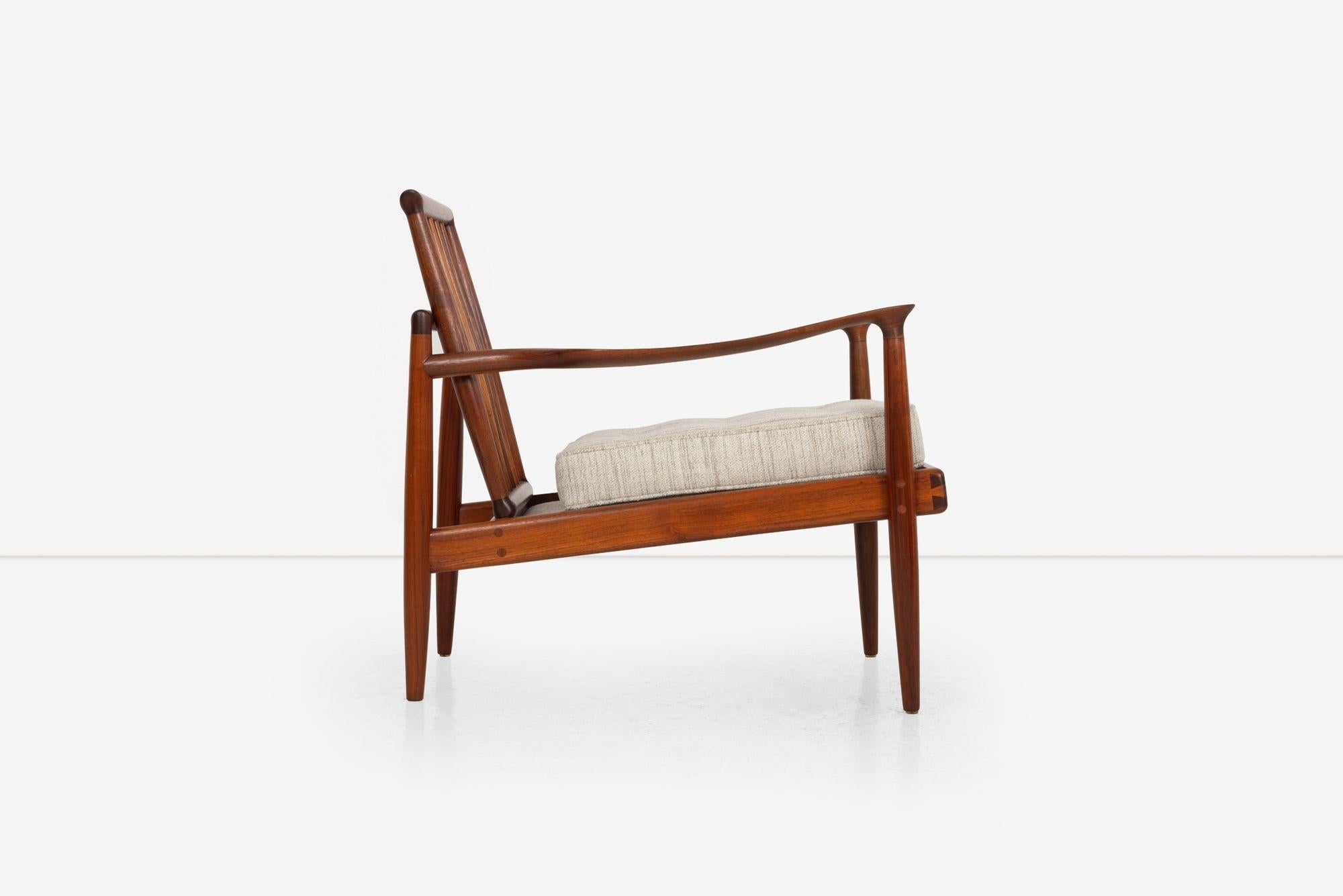 A olio Sedia da salotto Sam Maloof Hunter in noce massiccio oliato  1950s in vendita