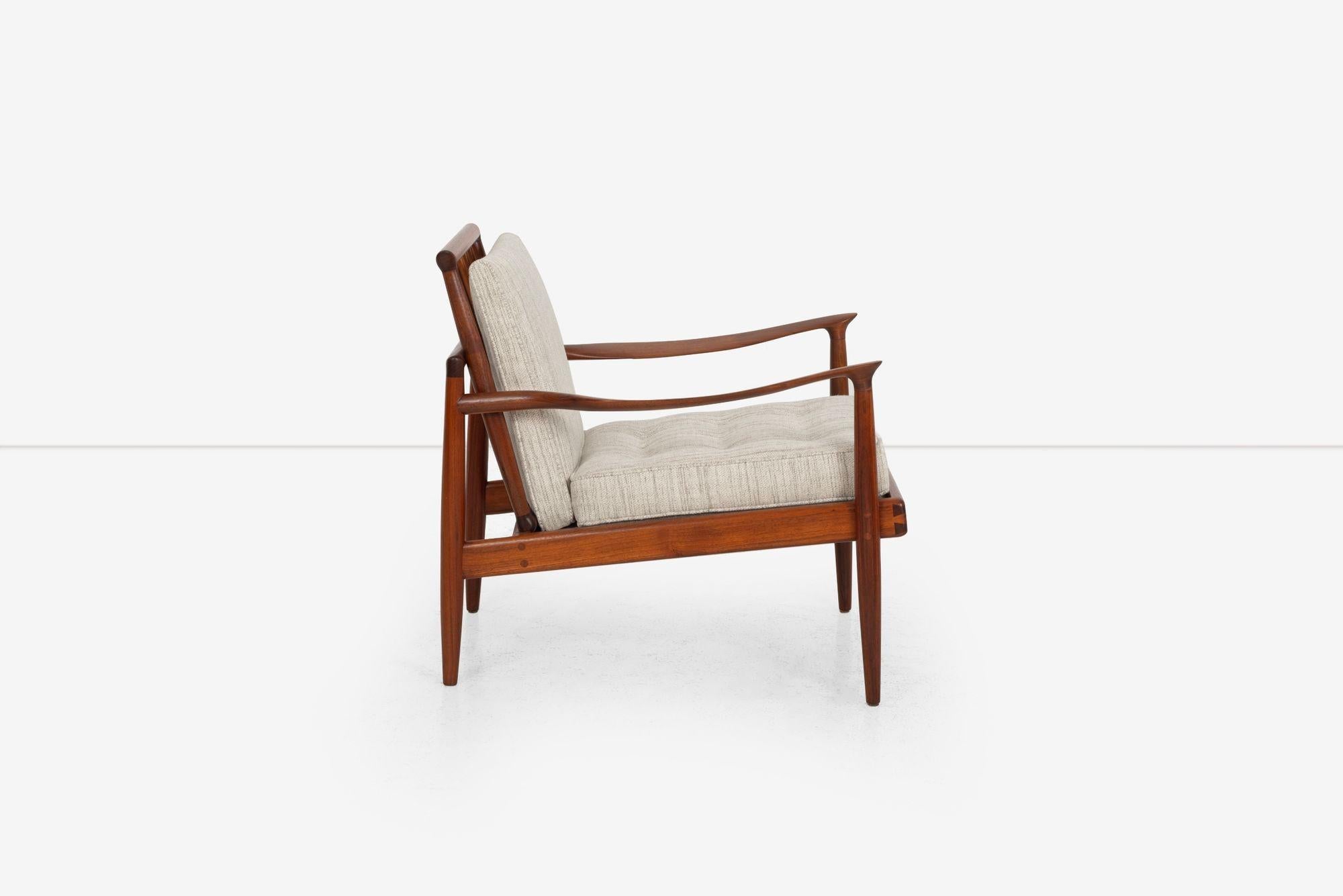 Sedia da salotto Sam Maloof Hunter in noce massiccio oliato  1950s In condizioni buone in vendita a Chicago, IL