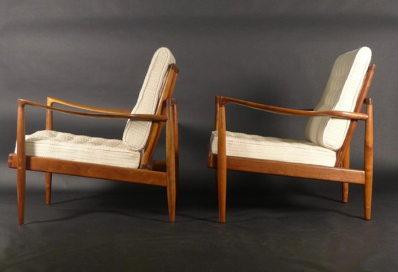 Américain Sam Maloof, Paire de chaises Hueter, vers 1954, en noyer américain