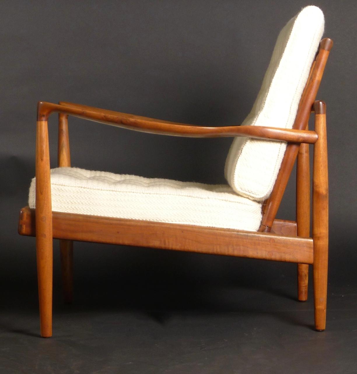 Sam Maloof, Paire de chaises Hueter, vers 1954, en noyer américain Bon état à Wargrave, Berkshire