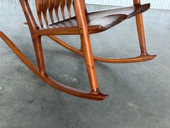 Skulpturaler Schaukelstuhl im Stil von Sam Maloof von Harold Dodson, Pickens SC, 2006