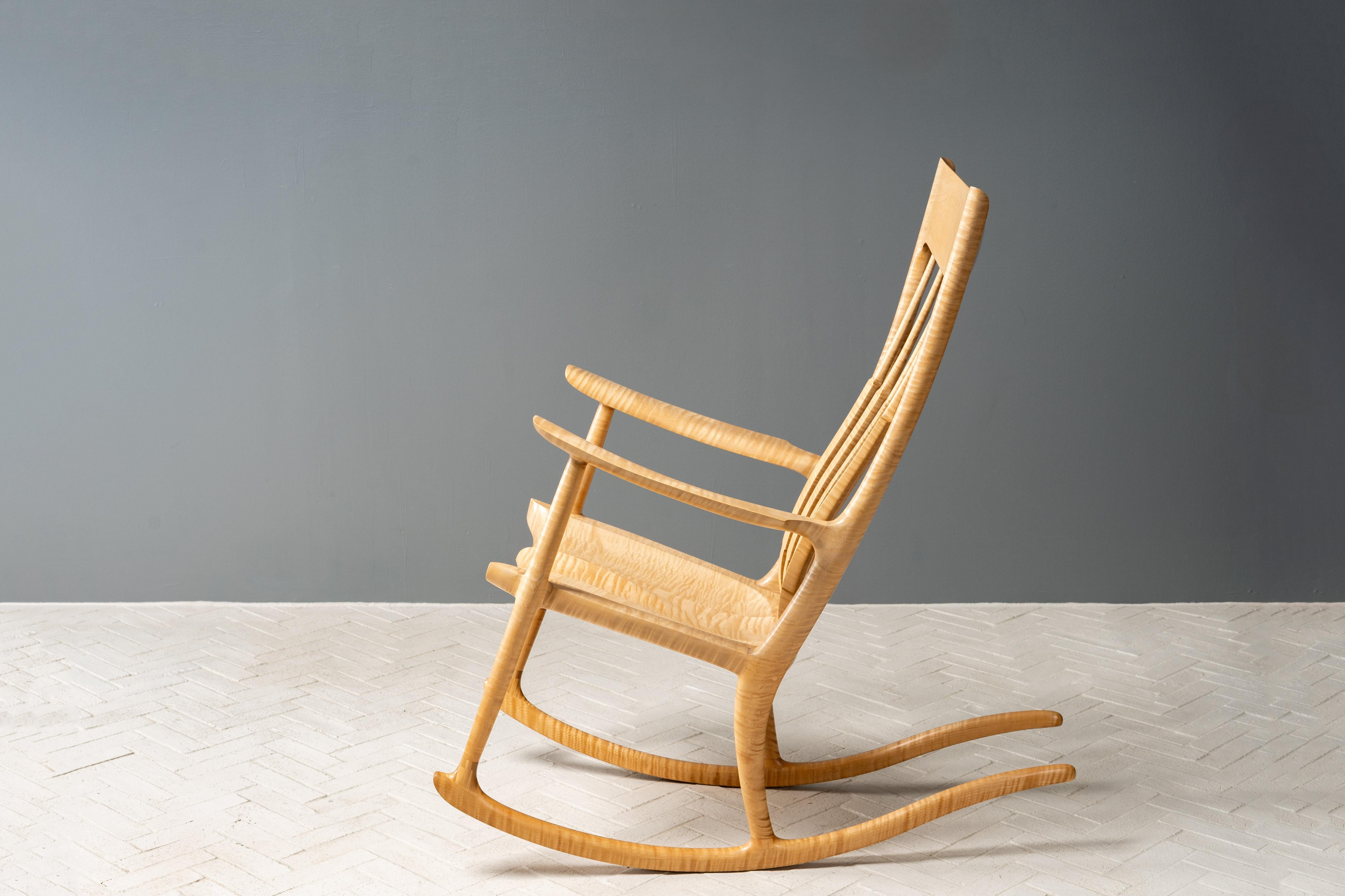 Mecedora de arce estilo tigre Sam Maloof Estadounidense en venta