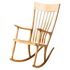 Mecedora de arce estilo tigre Sam Maloof