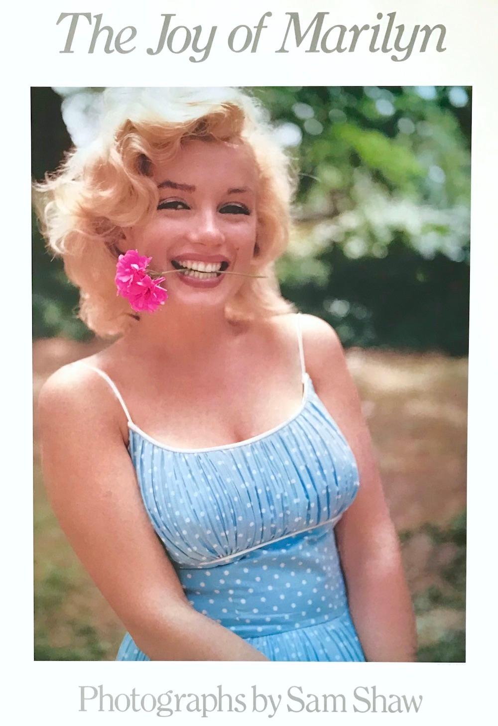 Affiche de l'exposition THE JOY OF MARILYN de Sam Shaw, Marilyn Monroe, Robe d'été 1986 en vente 1