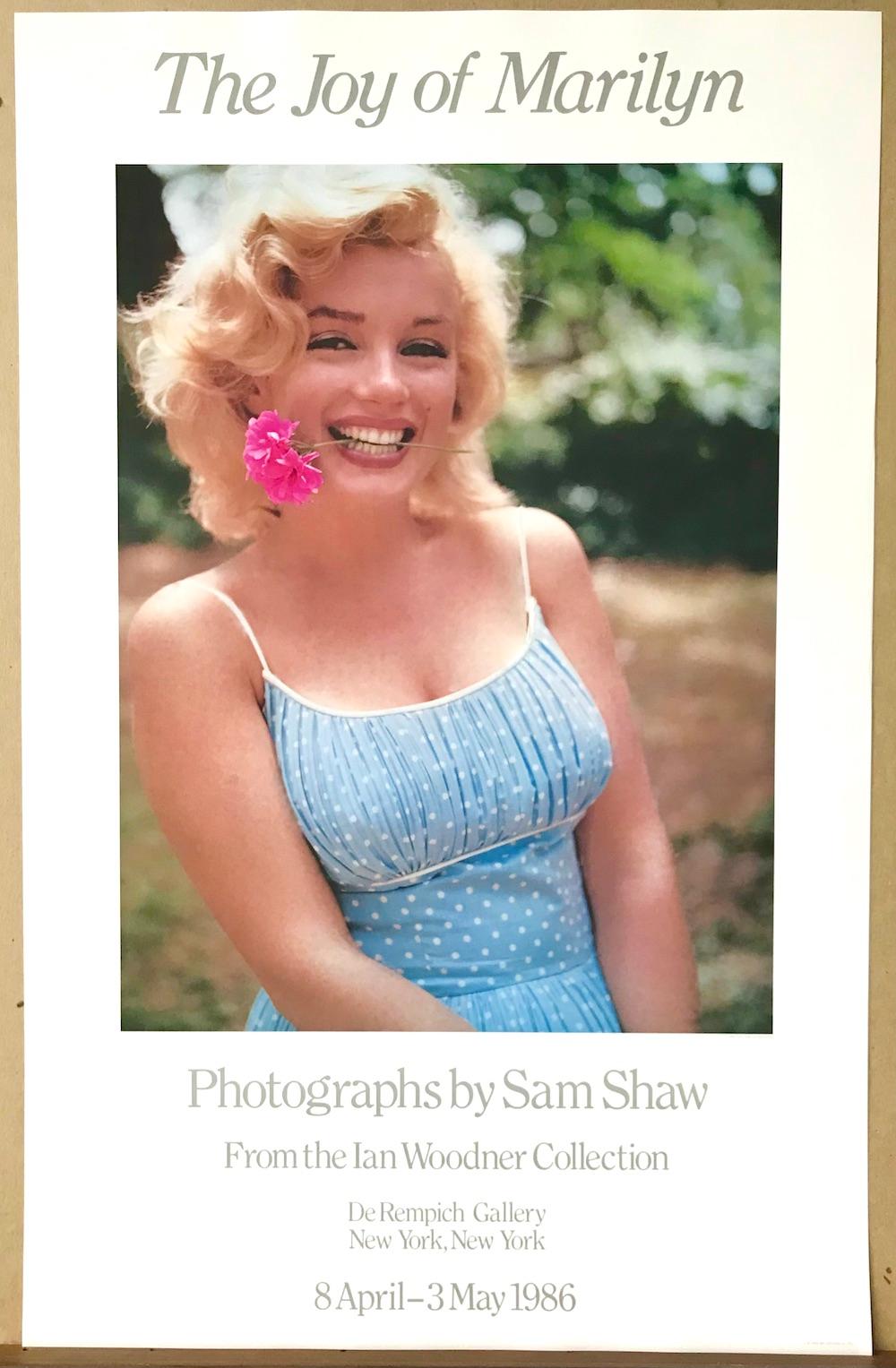 Affiche de l'exposition THE JOY OF MARILYN de Sam Shaw, Marilyn Monroe, Robe d'été 1986 en vente 3
