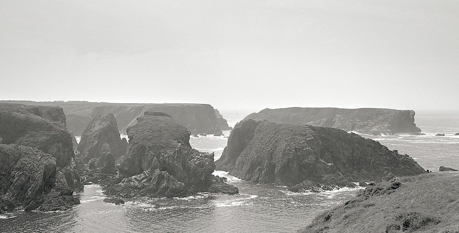 Panorama - black and white photography, Limited edition print, Landscape - Photograph by Sam Thomas