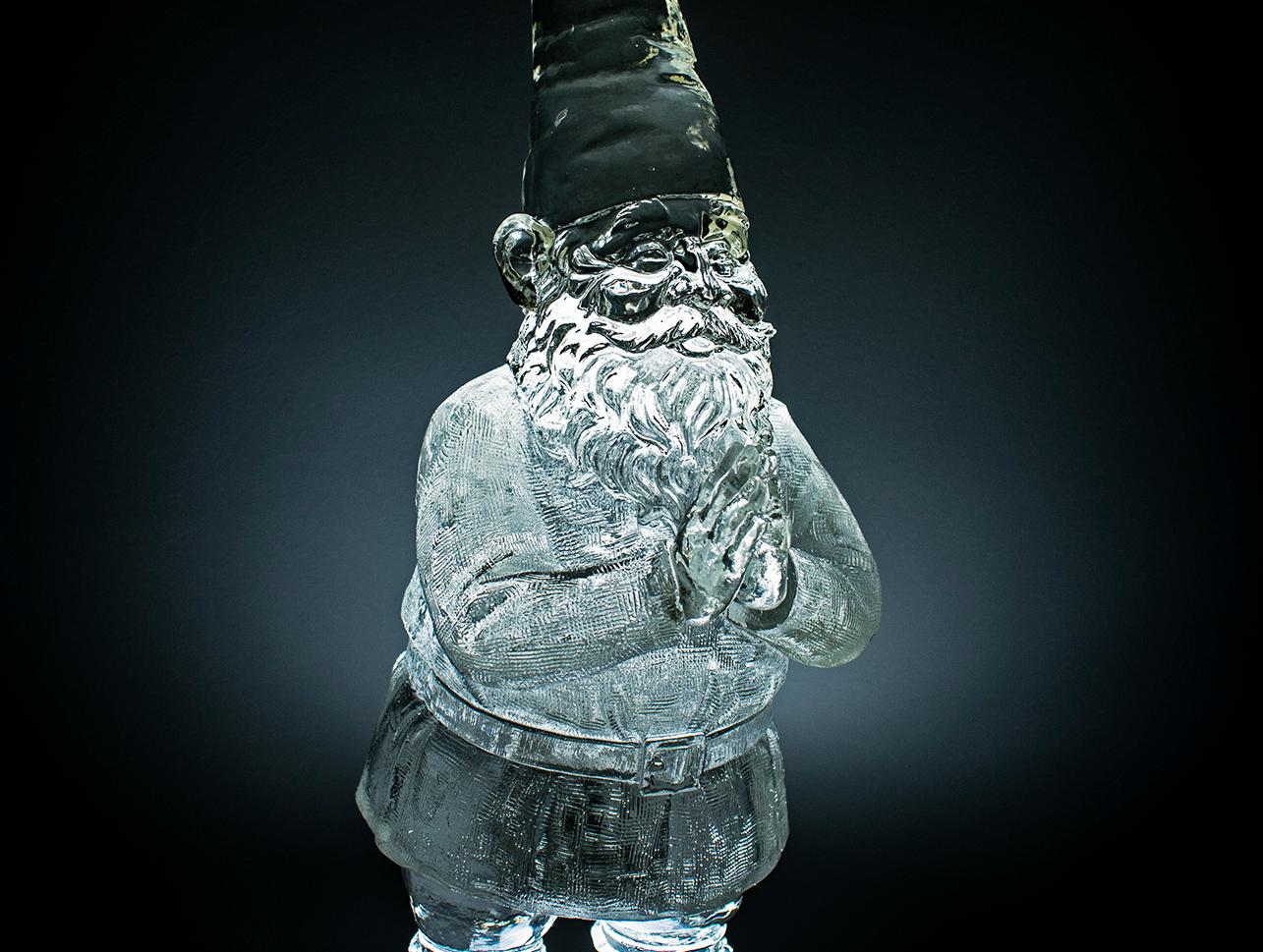 Escultura de gnomo de resina: 'Gnomo claro' - Sculpture de Sam Tufnell