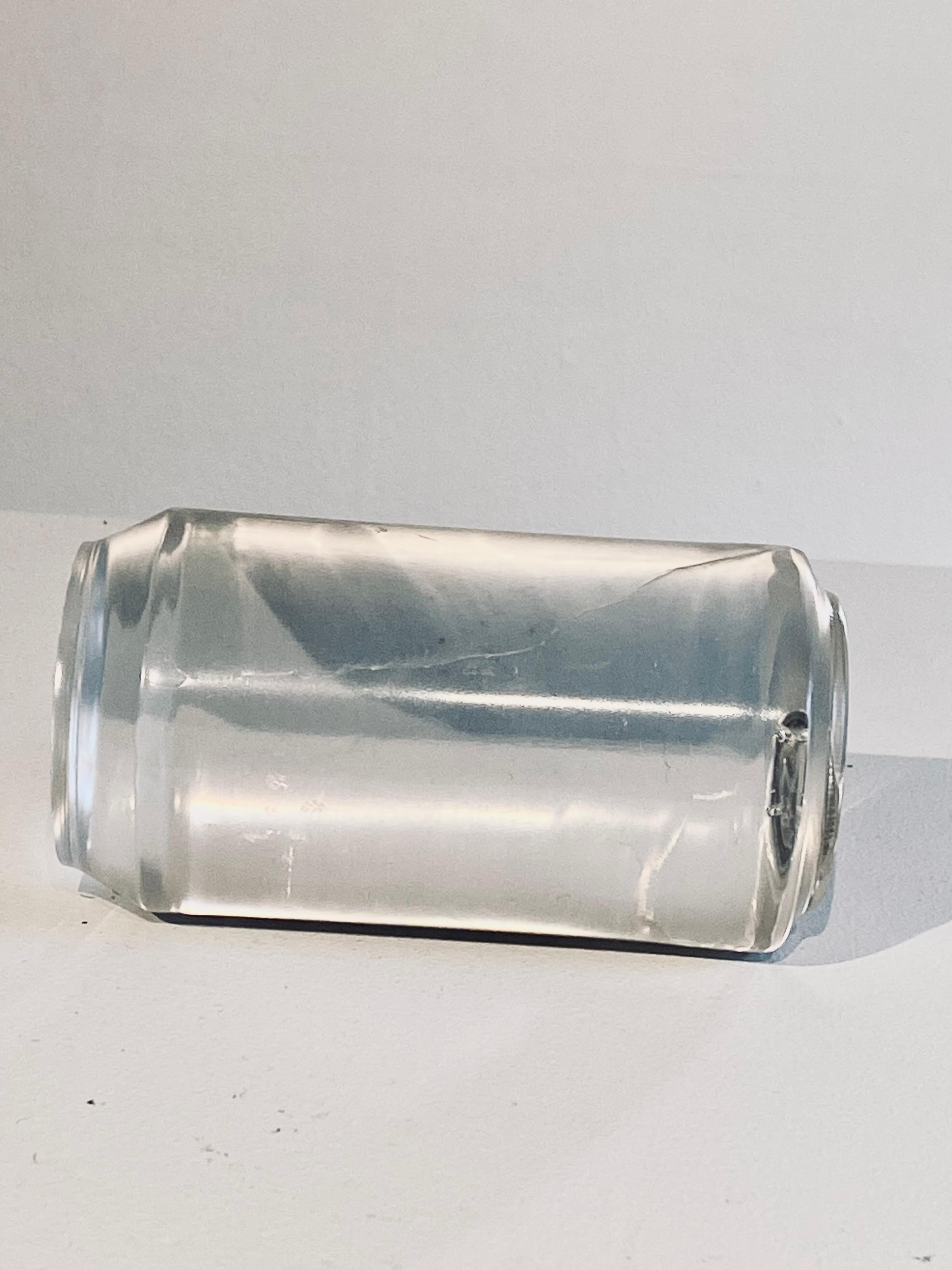 Soda-Kanne aus Harz: „Soda“ (Zeitgenössisch), Sculpture, von Sam Tufnell