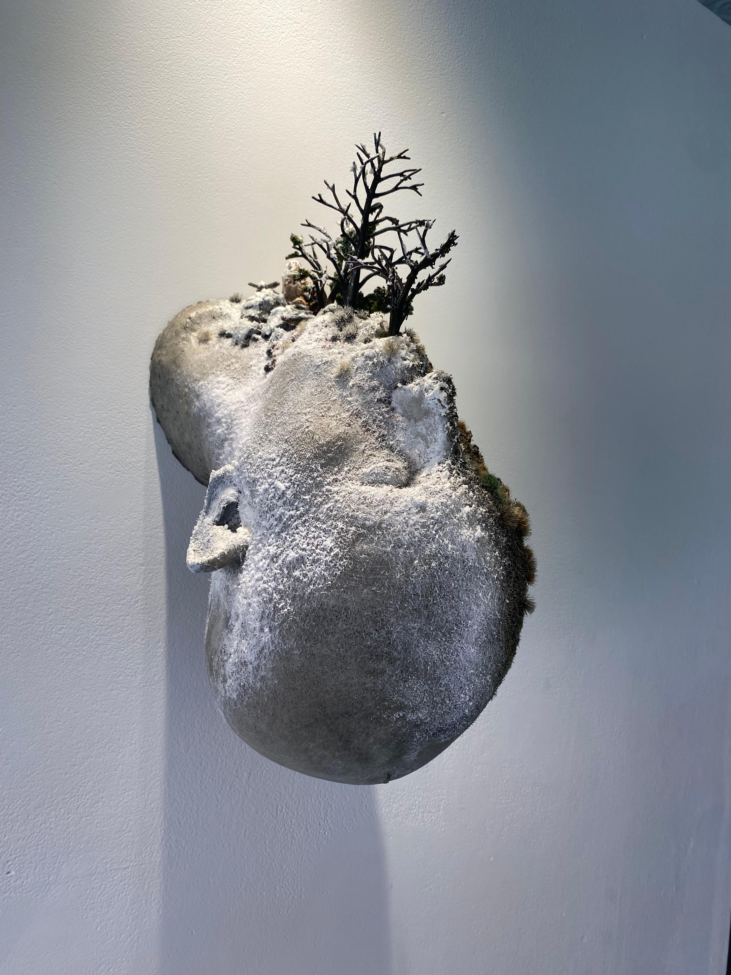 Tufnell si concentra principalmente sulla scultura e in genere lavora con una varietà di materiali, tra cui legno, metallo e oggetti trovati. Sebbene alcune delle sue sculture incorporino elementi storici, come vecchi utensili o macchinari, il suo