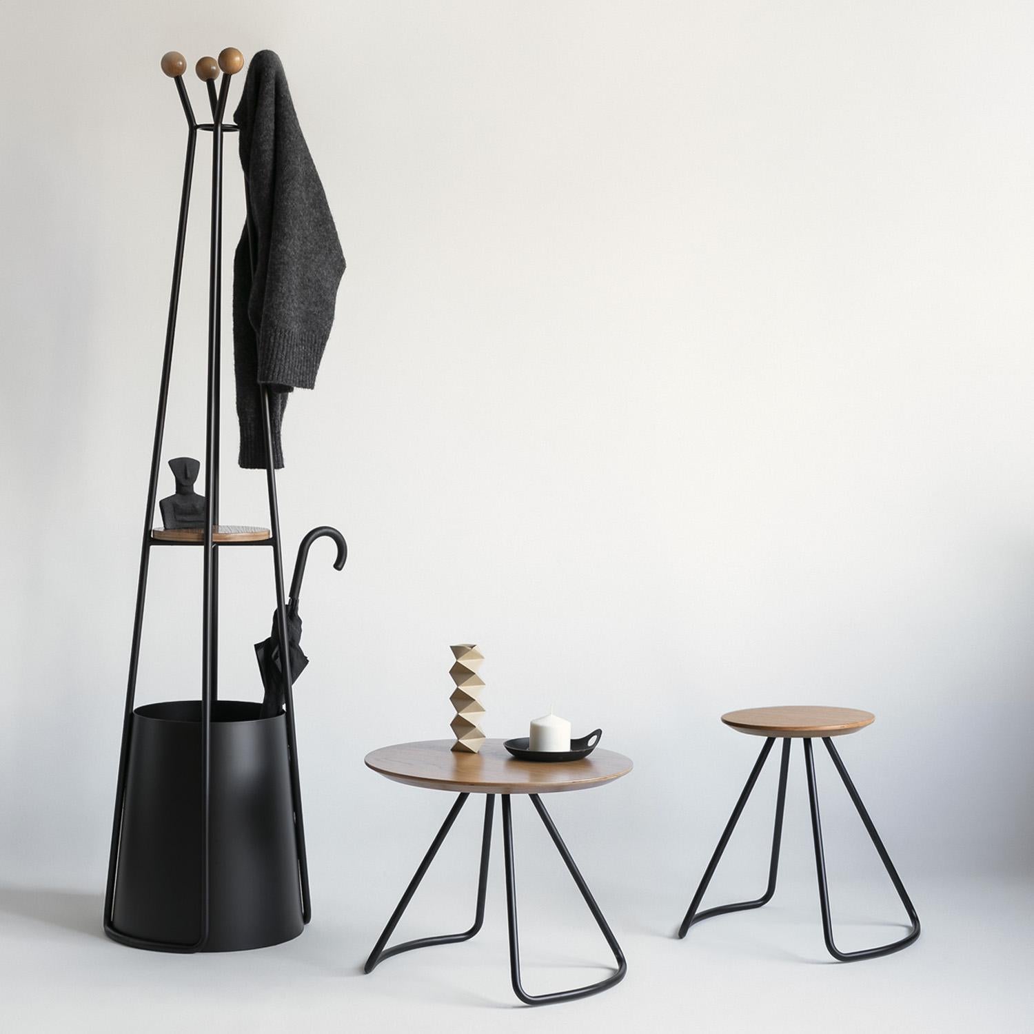 Sama Coat Rack, Contemporary Sculptural Minimalist Natural Oak & Black Metal In New Condition For Sale In Istanbul, TR