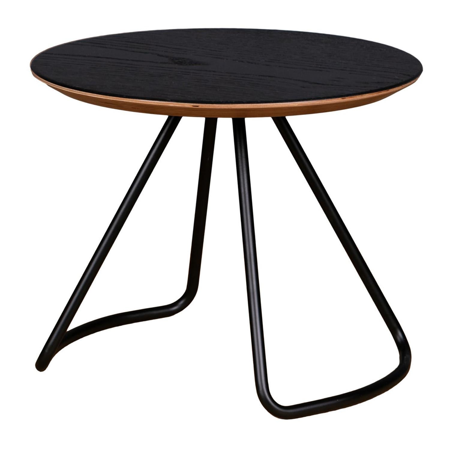 Sama Couchtisch, zeitgenössischer moderner minimalistischer Couchtisch aus schwarzer Eiche und schwarzem Metall