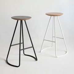 Sgabello alto Sama, moderno moderno minimalista in Oak naturale e metallo bianco