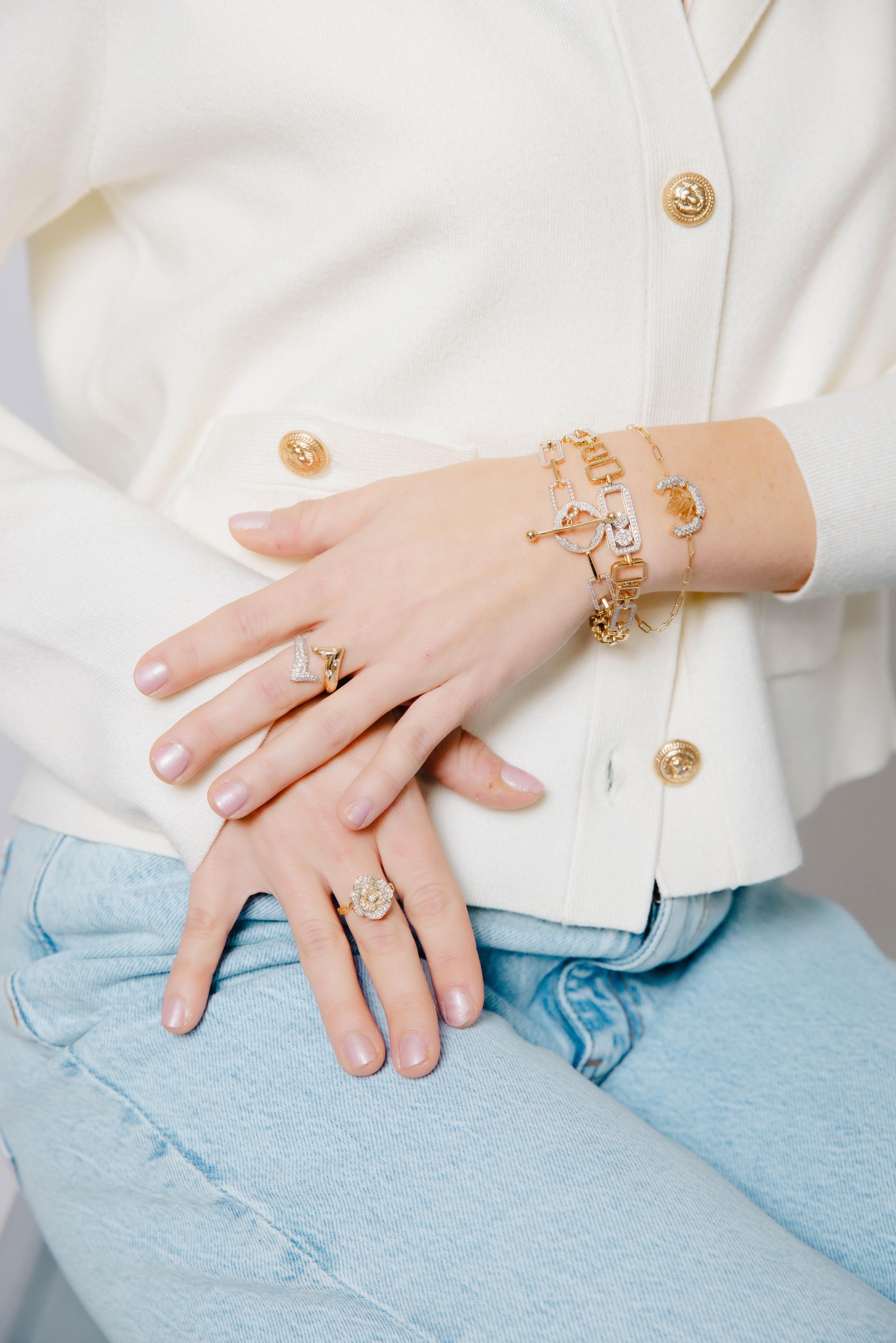 Contemporary SĀMAÁ Diamonds - Nino Oro Bracelet - Gold & Diamond Linked Bracelet For Sale