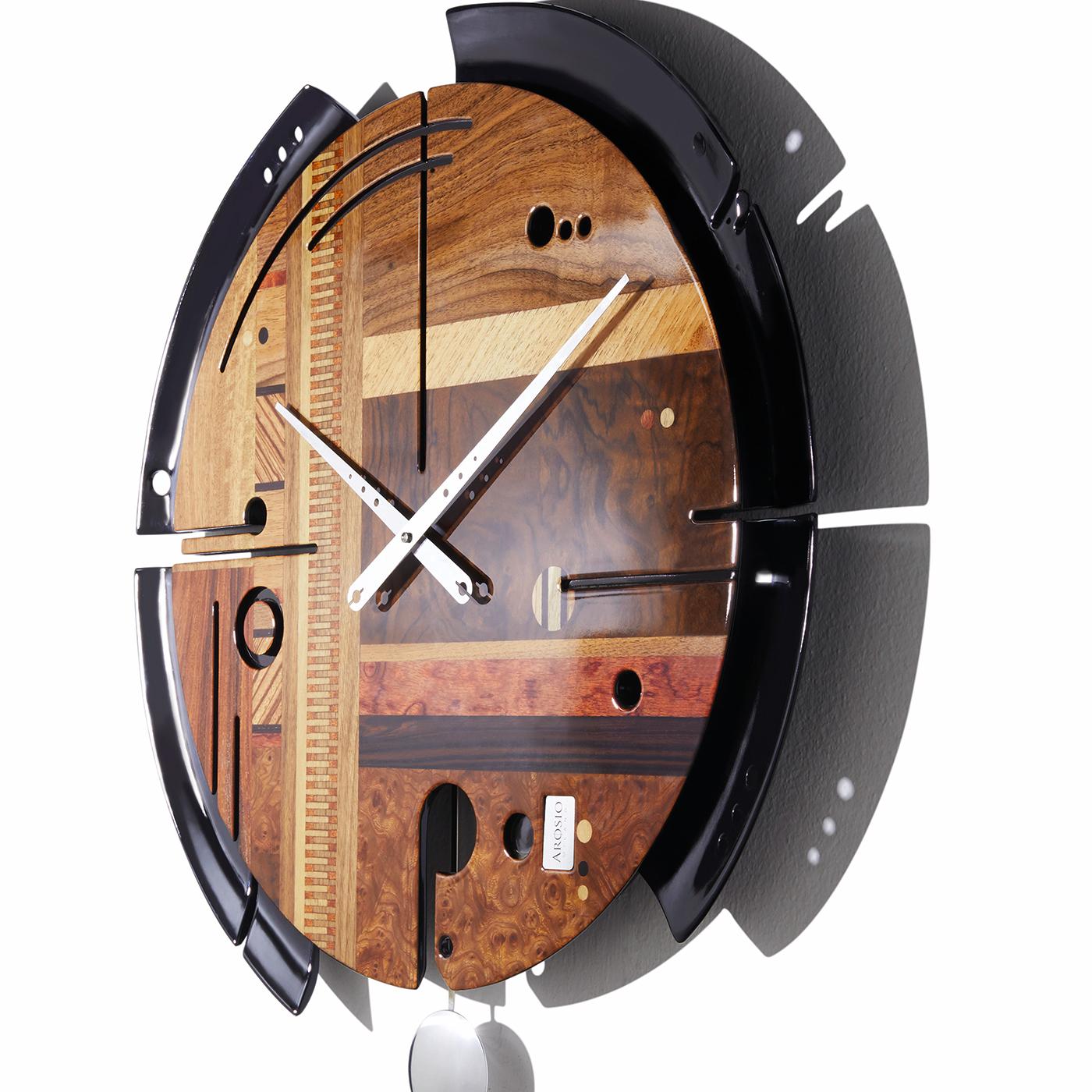 Featuring Canaletto walnut, rosewood, zebrawood, and Bubinga woods alongside walnut and elm briarwood inlays with a glossy finish give the stunning face of this superb wall clock a striking allure, ideal to add a one-of-a-kind accent to a