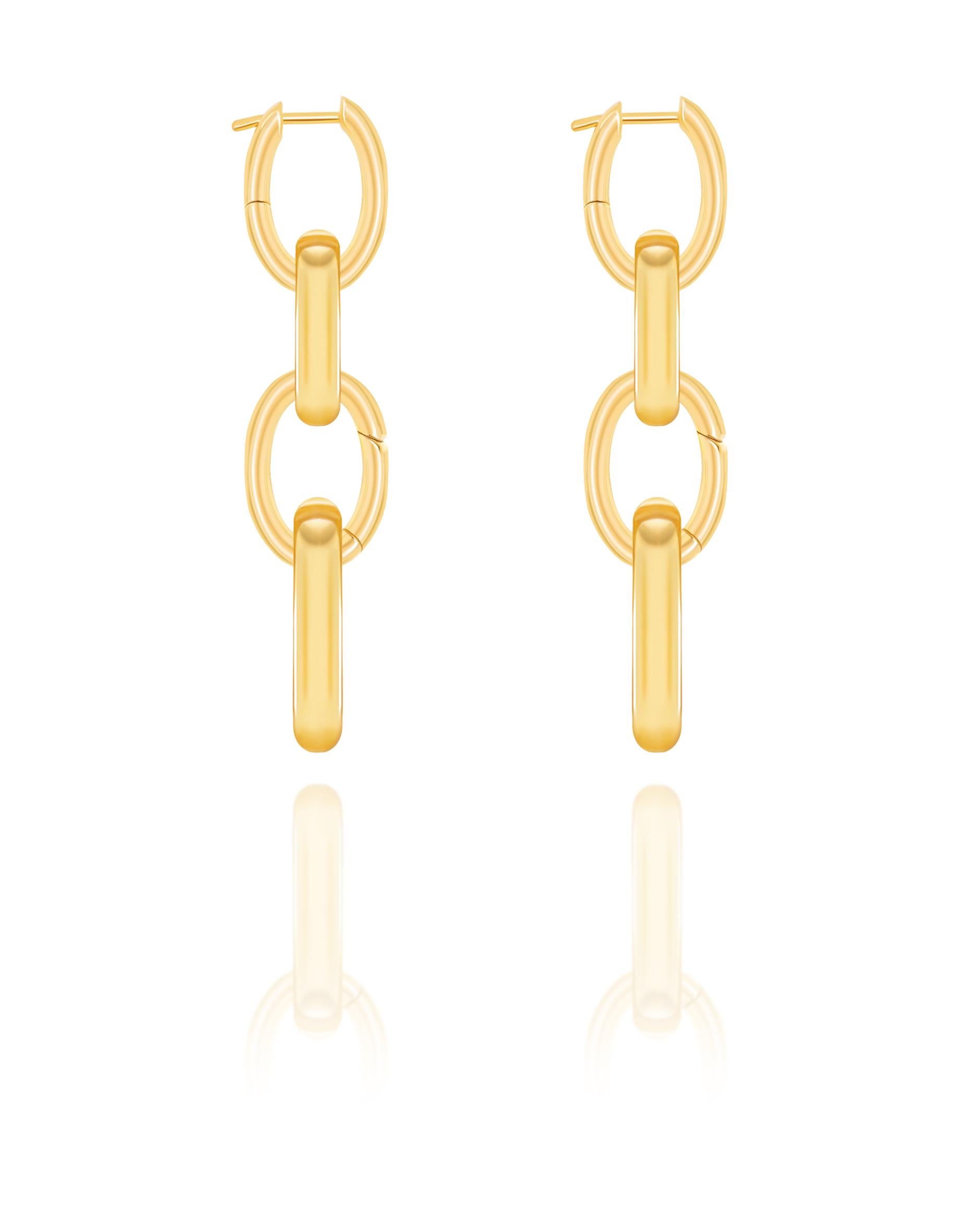 The Renaissance Romance Earrings - A Love Affair Collection

Just like our favorite, classic movie, Roman Holiday, the matching earrings (that pays homage to Rome) is just that: classic and state-of-the-art. These statement earrings can be worn 19