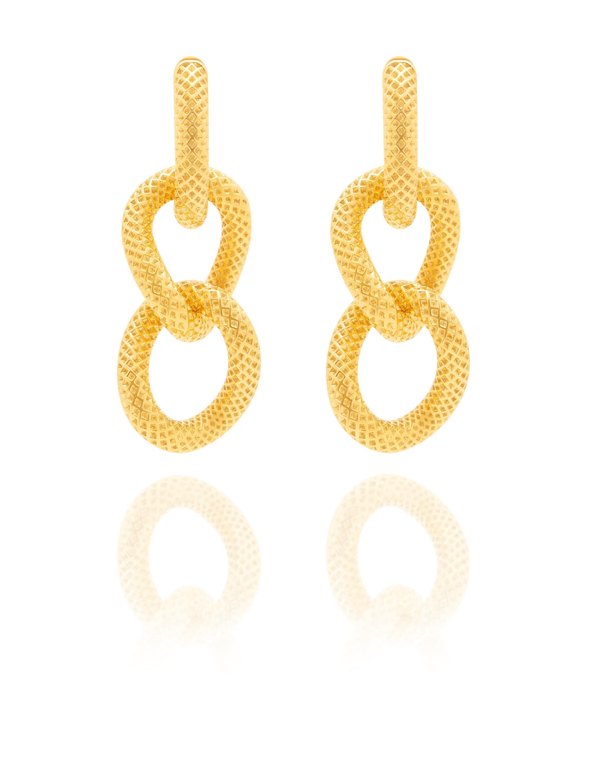 The Eye-Shine Earrings - A Love Affair Collection

The matching earrings to the Eye Shine Necklace is as eye catching as its matching necklace. Inspired by the gold chains of the Eye-Shine necklace, these statement earrings can be worn 3 different