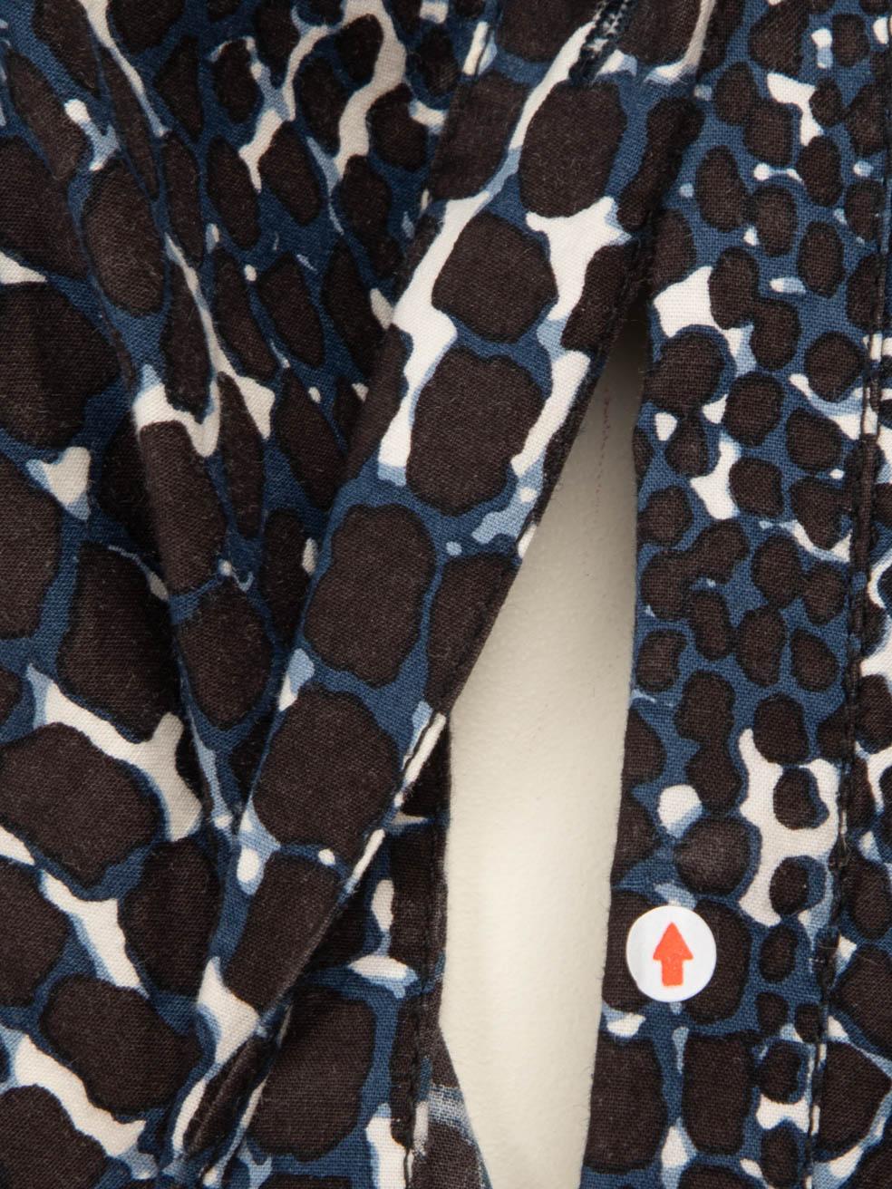 Samantha Sung, robe plissée bleu marine à imprimé abstrait, taille XL Pour femmes en vente