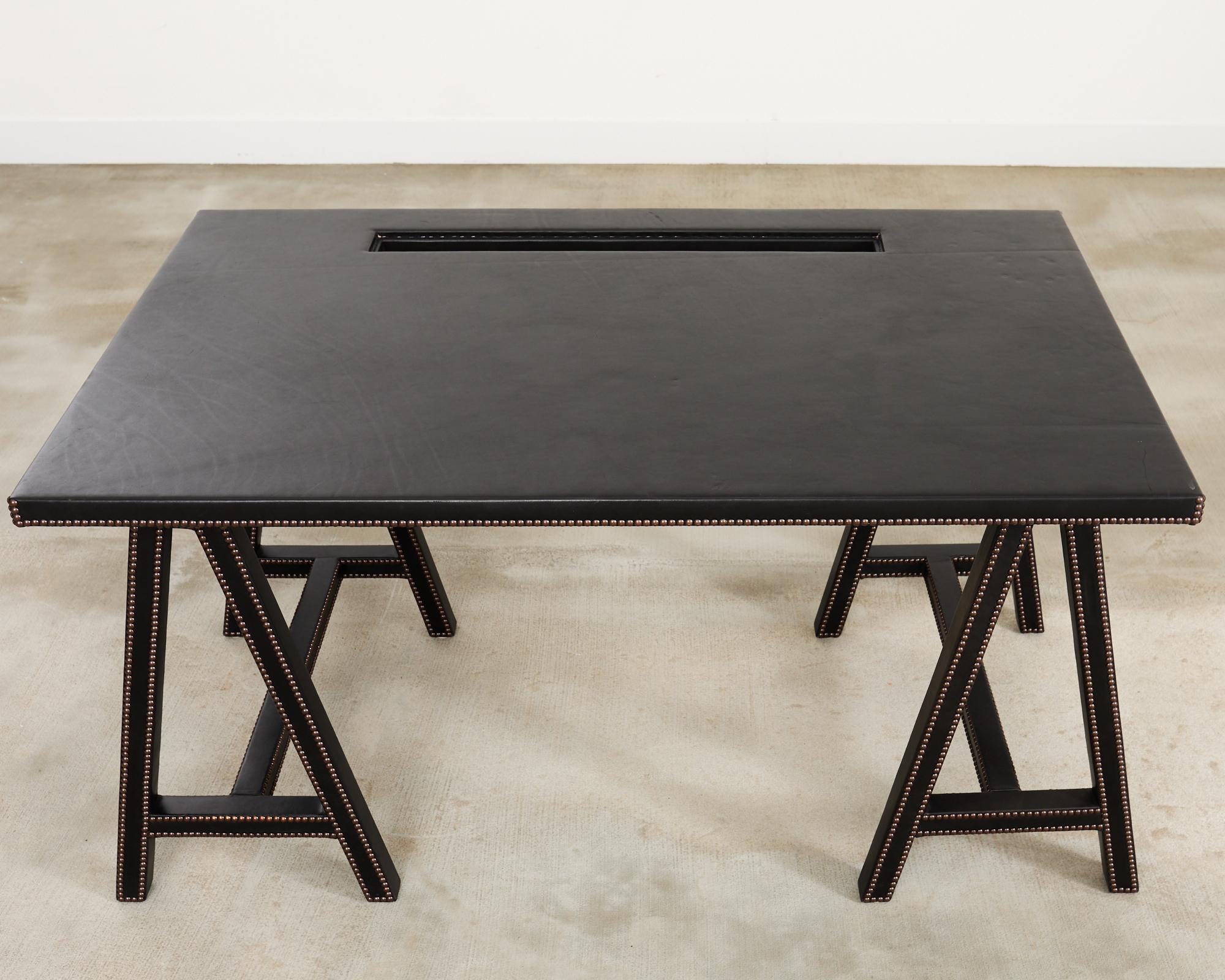 XXI secolo e contemporaneo Samantha Todhunter Design Matilda Scrivania a cavalletto in pelle Campaigner in vendita