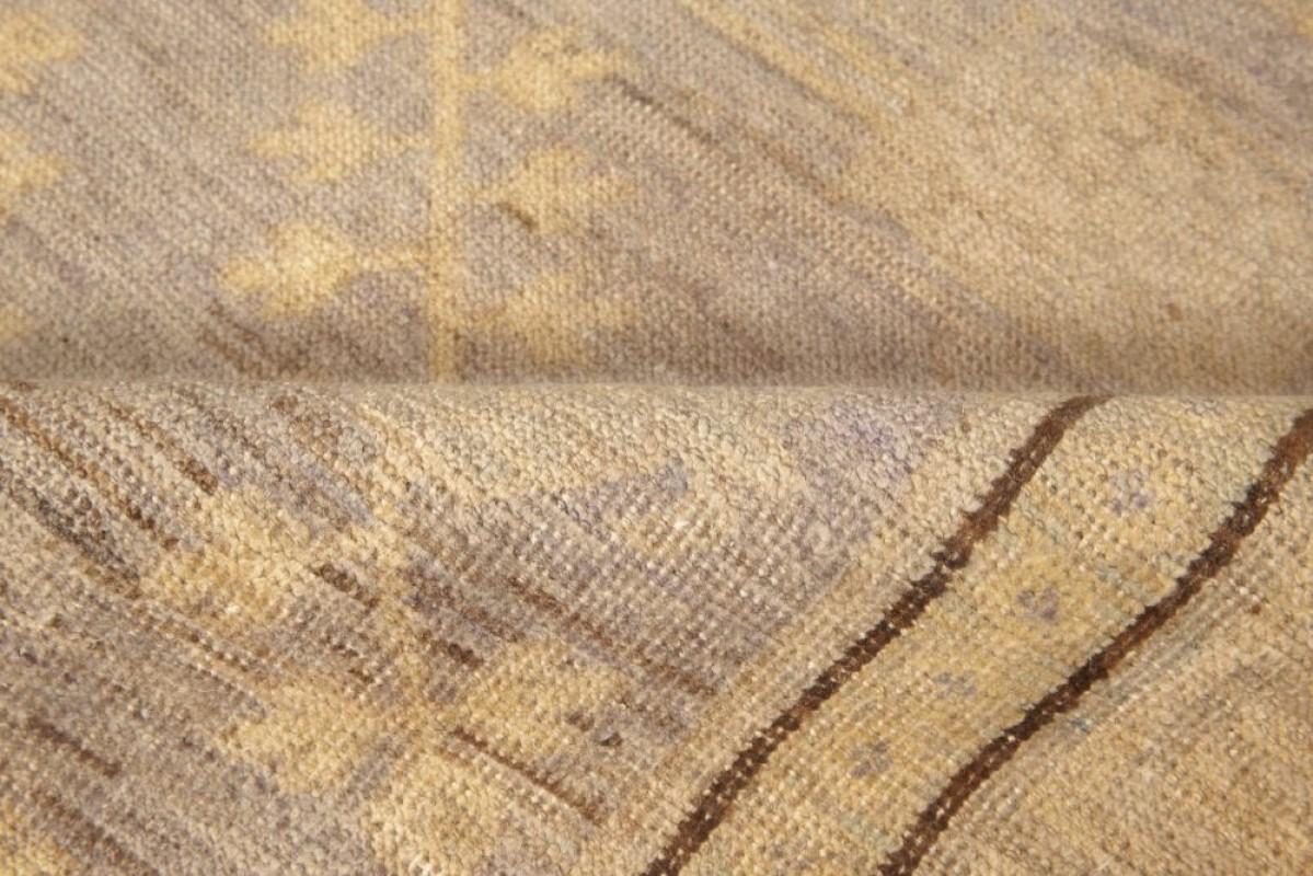 Samarkand traditional design handmade wool rug by Doris Leslie Blau.
Size: 13'0