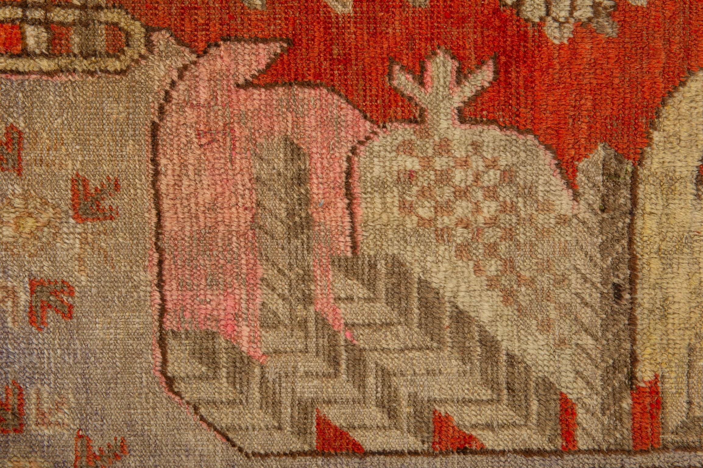 Samarkanda or Khotan Pictorial Rug In Good Condition For Sale In Alessandria, Piemonte