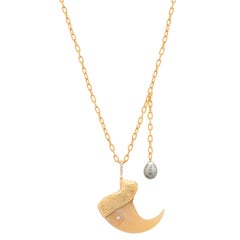 Samira 13 Engraved Cap Resin Bear Claw Hanging Tahitian Chain Gold Necklace