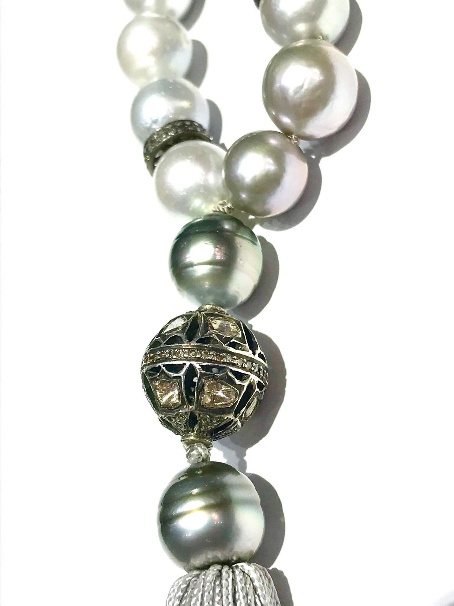 Samira13 Lange Halskette aus Seidenkordel mit Südseeperlen und Diamanten Quasten für Damen oder Herren im Angebot