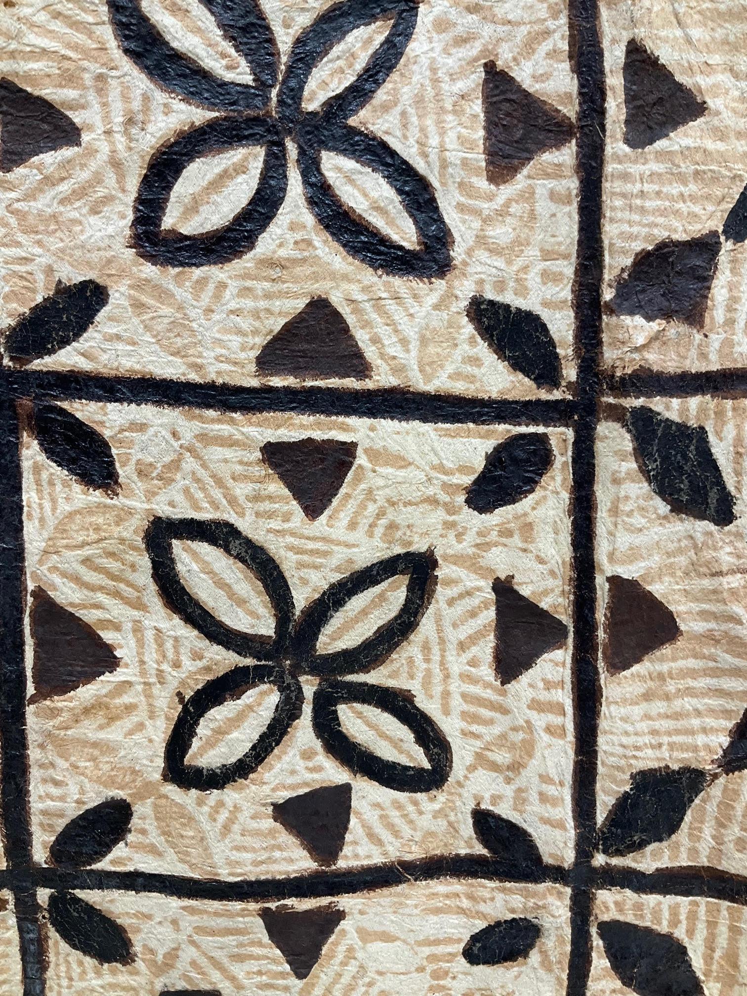 Tela de corteza samoana (Siapo) con motivos geométricos, finales del siglo XIX - principios del XX en venta 2