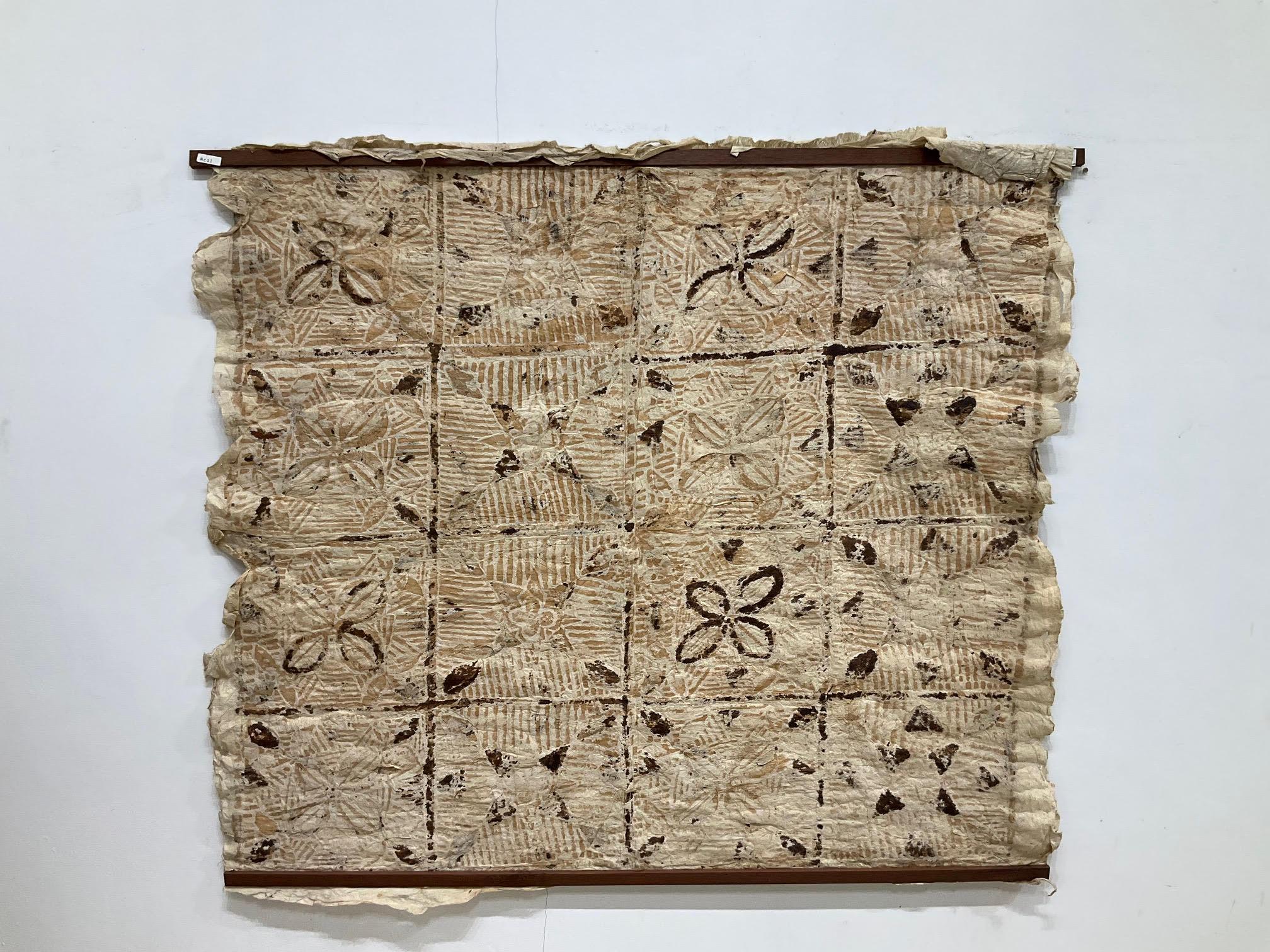 Tela de corteza samoana (Siapo) con motivos geométricos, finales del siglo XIX - principios del XX en venta 3