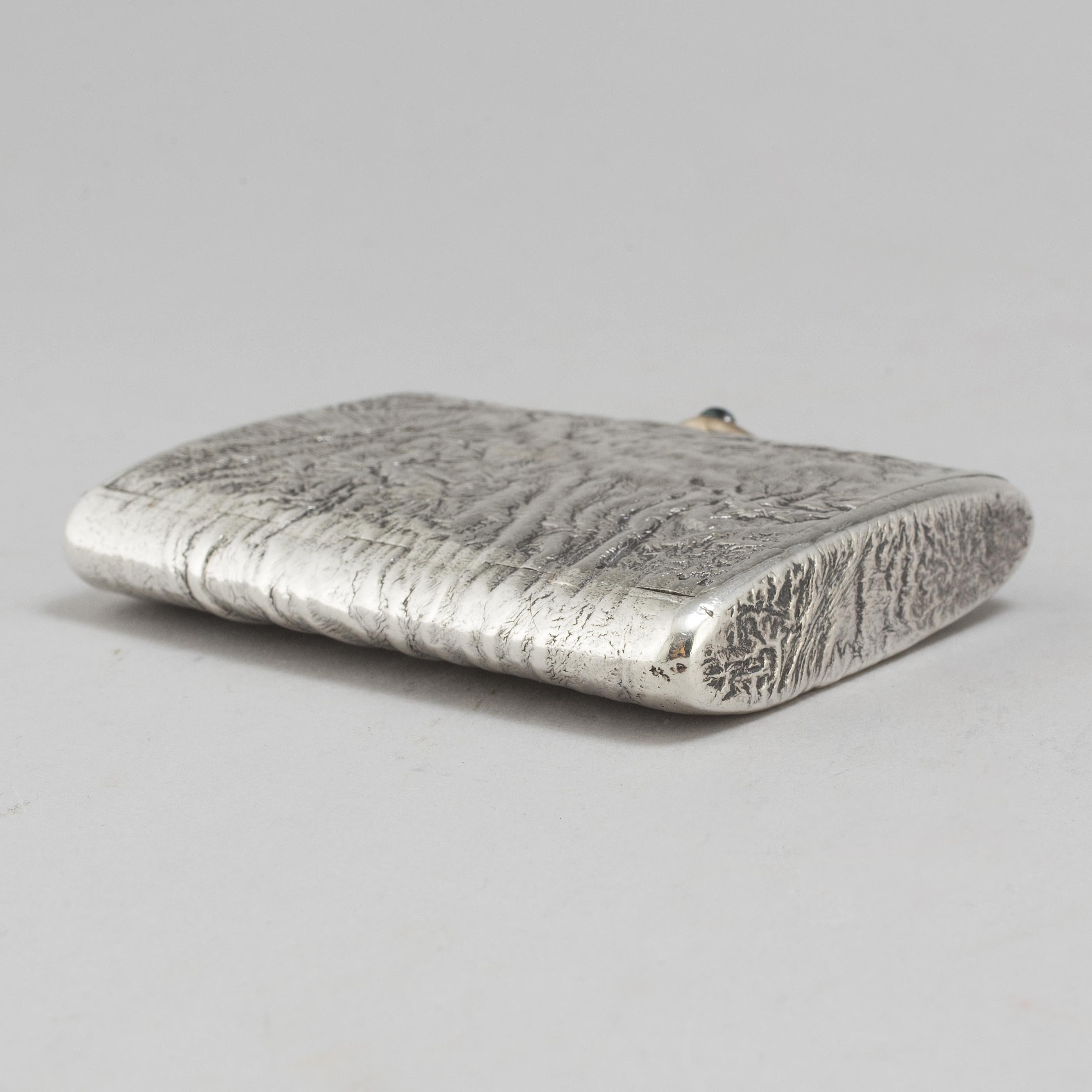 Samorodok silver case St Petersburg by V. Gordon 1900. Signed In Good Condition For Sale In Paris, FR