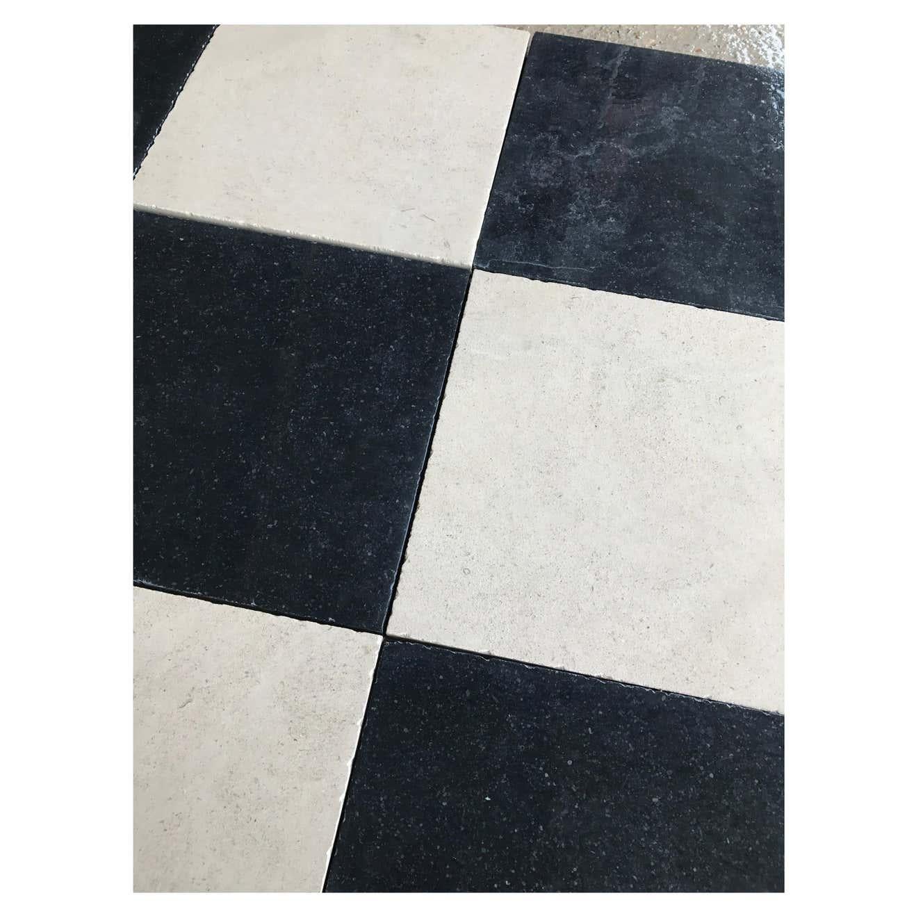 Sample Black and White Bluestone and Marble Flooring In Good Condition For Sale In Dallas, TX