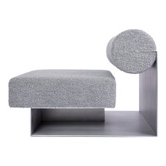 [Pieza de muestra] Pliegues, sofá individual con tapicería Boucle gris