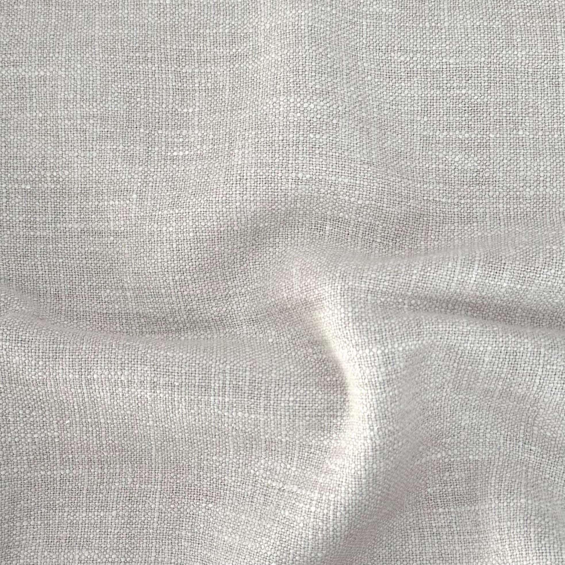 Campione di tessuto in lino stone wash. Tieni presente che i lotti di tintura possono differire dal campione.
- 18 oz 
- 100% lino stone wash.

Colori:
     - Chango Greige
     - Chango Bejmat
     - Chango Saige essiccato
    

Se desideri più