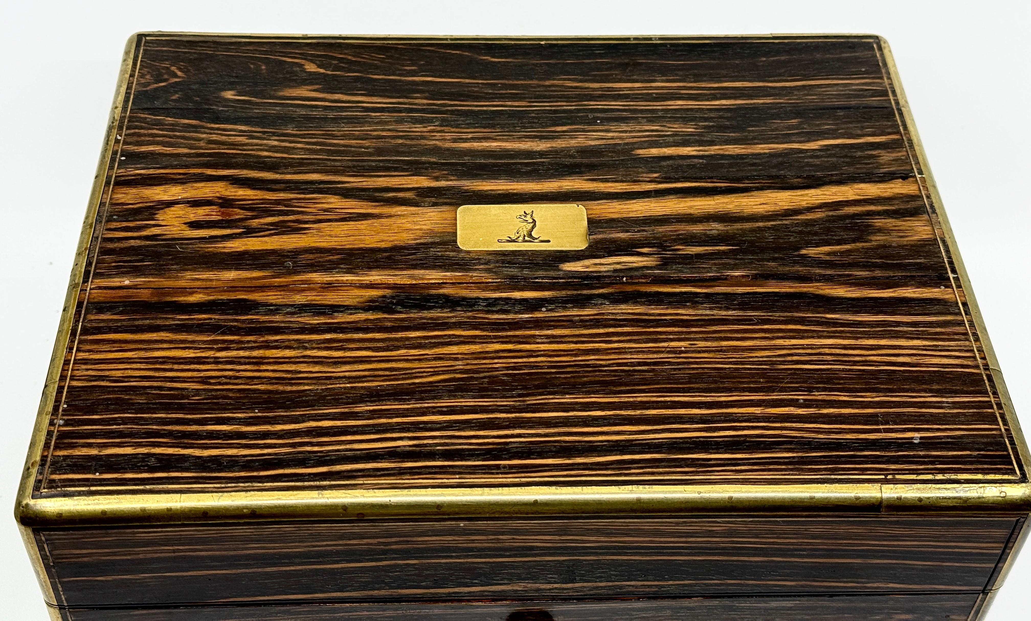 Sampson Mordan & Co Caja de tocador de calamandro y latón con incrustaciones de 1850 Plata de ley Hecho a mano en venta