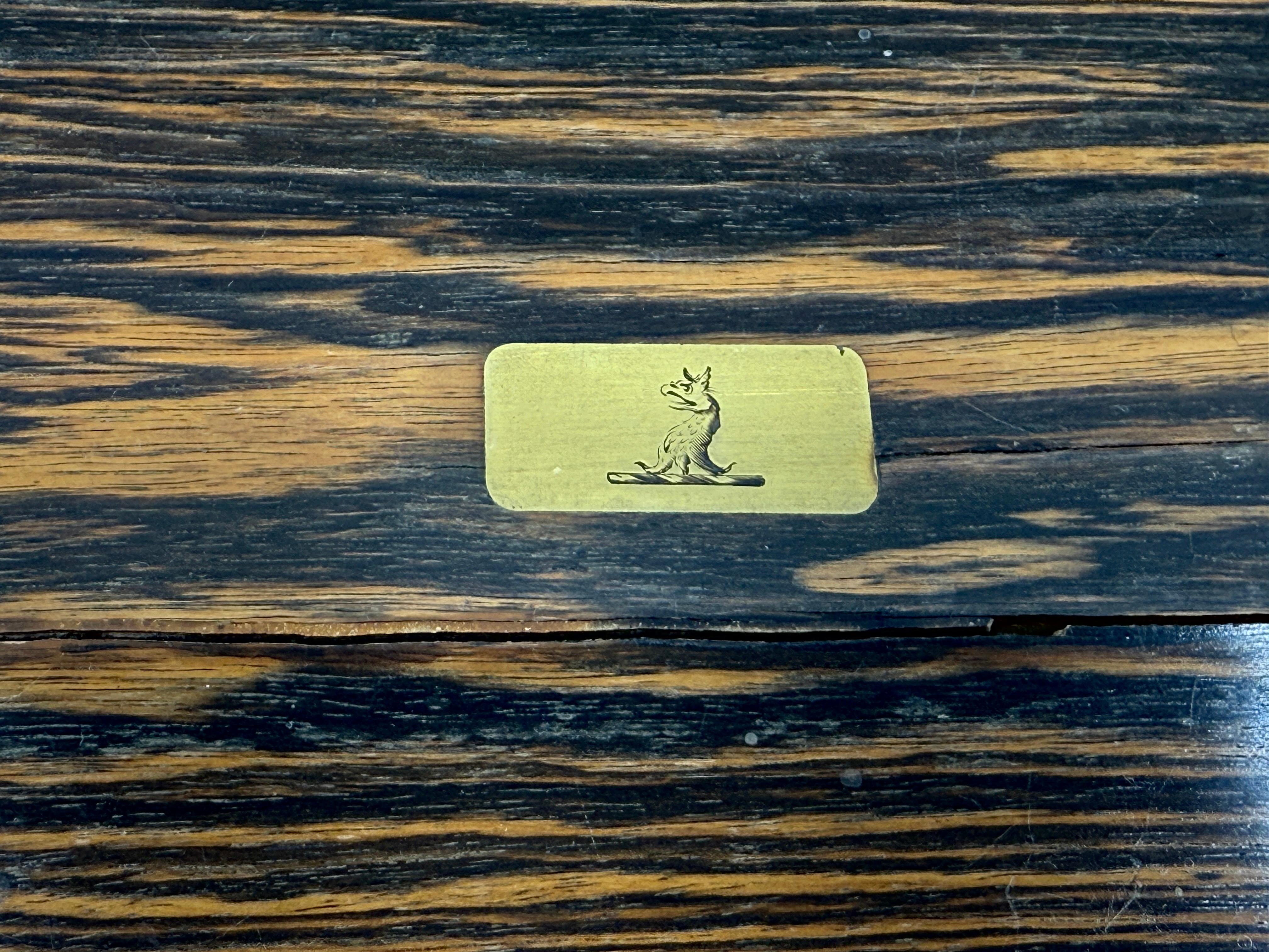 Sampson Mordan & Co Caja de tocador de calamandro y latón con incrustaciones de 1850 Plata de ley en Bueno estado para la venta en Palm Springs, CA