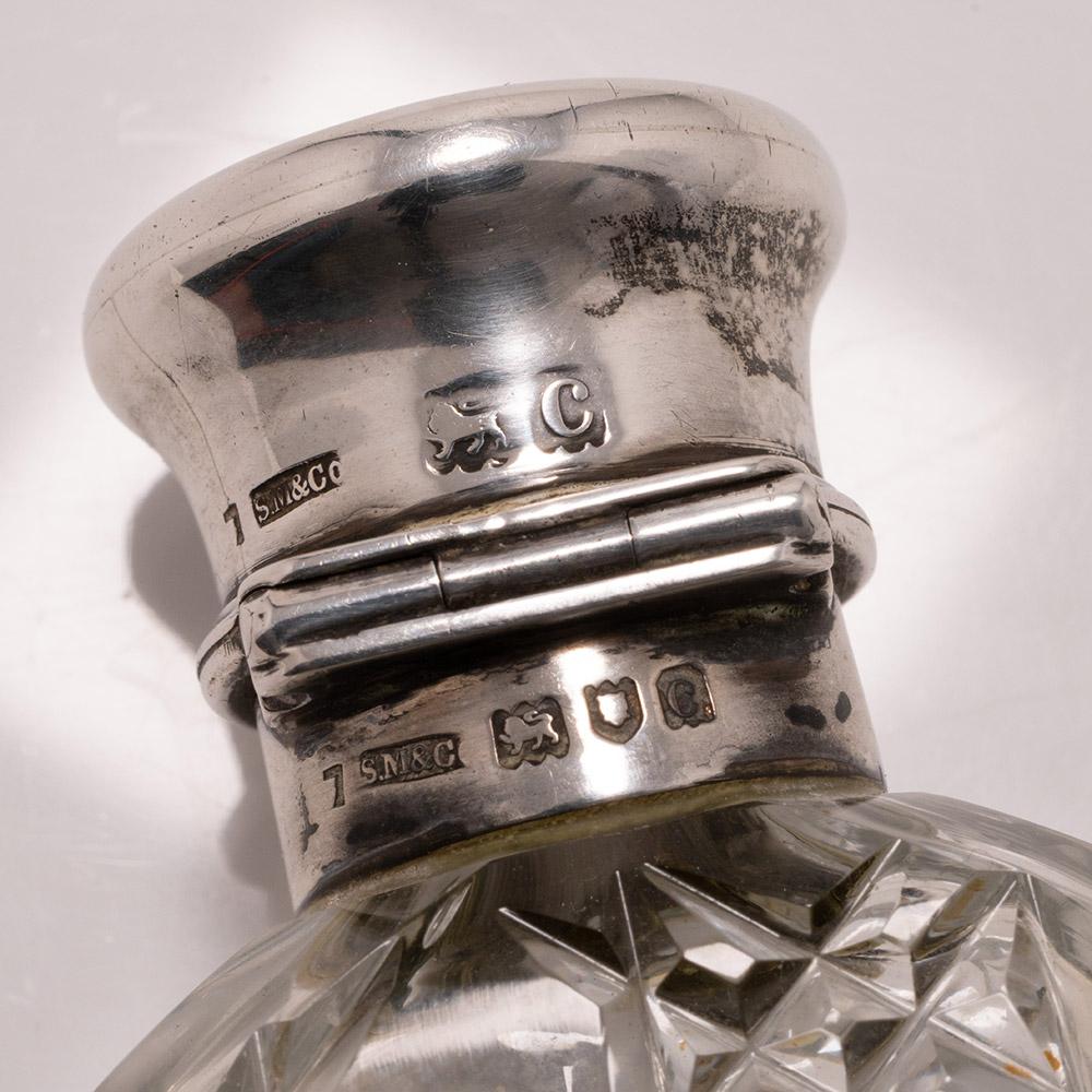 Sampson Mordan Silver Mounted Glass Scent Bottle Vinaigrette For Sale 8