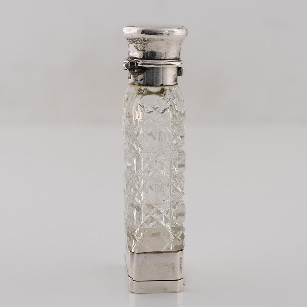 Victorian Sampson Mordan Silver Mounted Glass Scent Bottle Vinaigrette For Sale