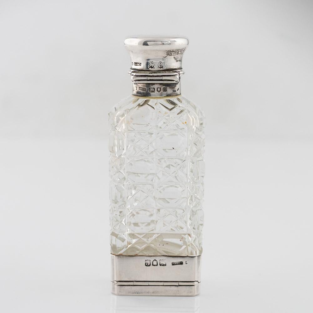 British Sampson Mordan Silver Mounted Glass Scent Bottle Vinaigrette For Sale