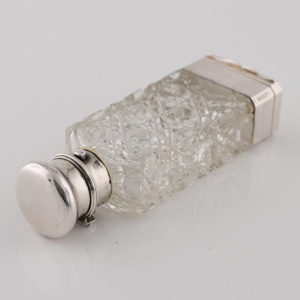 Sampson Mordan Silver Mounted Glass Scent Bottle Vinaigrette In Good Condition For Sale In Tunbridge Wells, GB