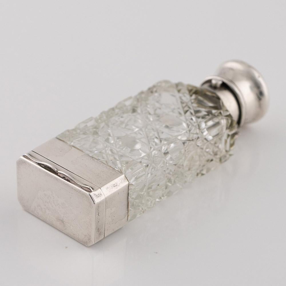 Late 19th Century Sampson Mordan Silver Mounted Glass Scent Bottle Vinaigrette For Sale