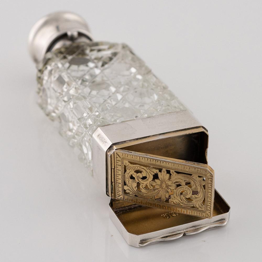 Sampson Mordan Silver Mounted Glass Scent Bottle Vinaigrette For Sale 3