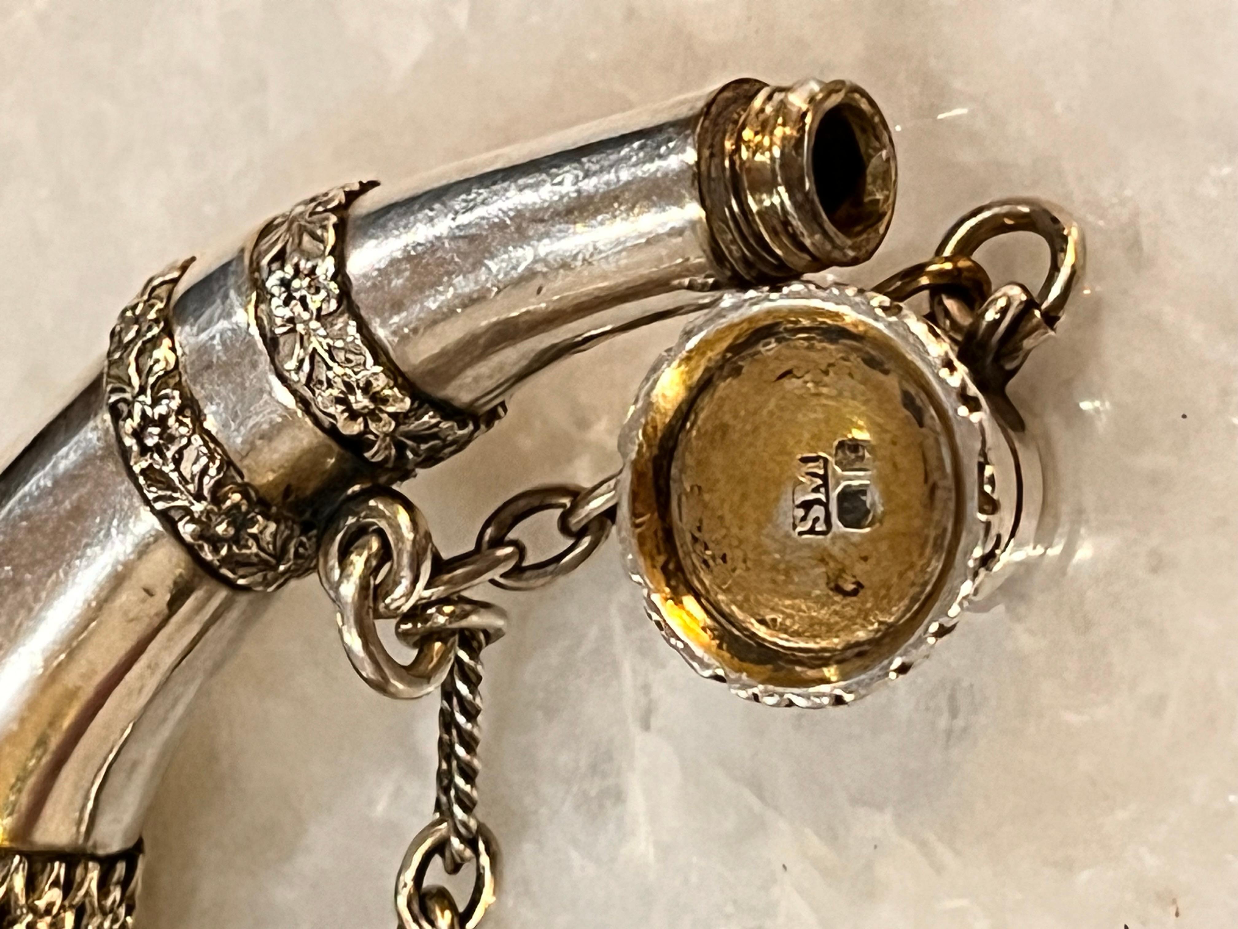 Sampson Mordan. Victorian silver horn shaped combined vinaigrette & scent bottle 4