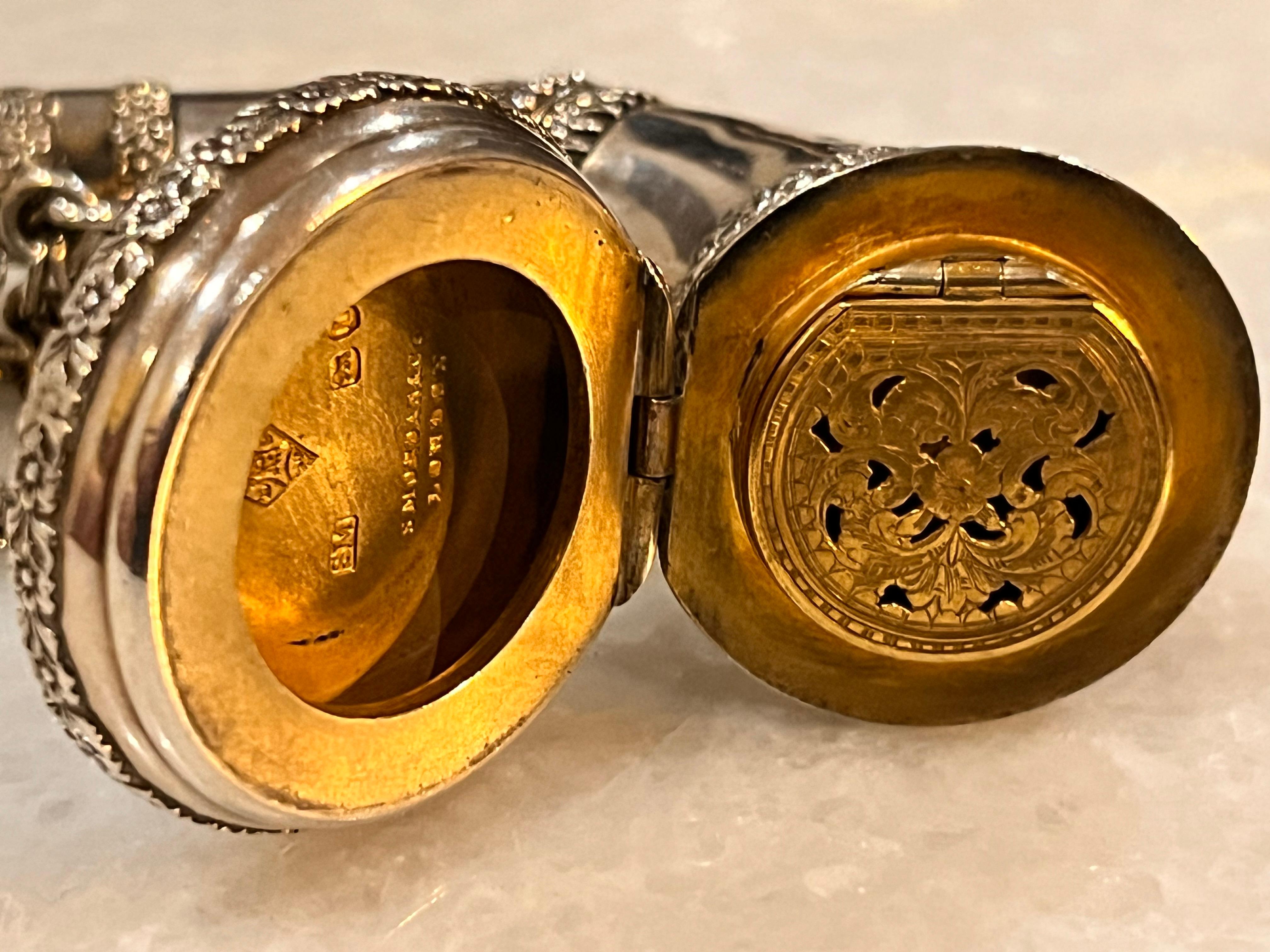 Vermeil Sampson Mordan. Victorian silver horn shaped combined vinaigrette & scent bottle