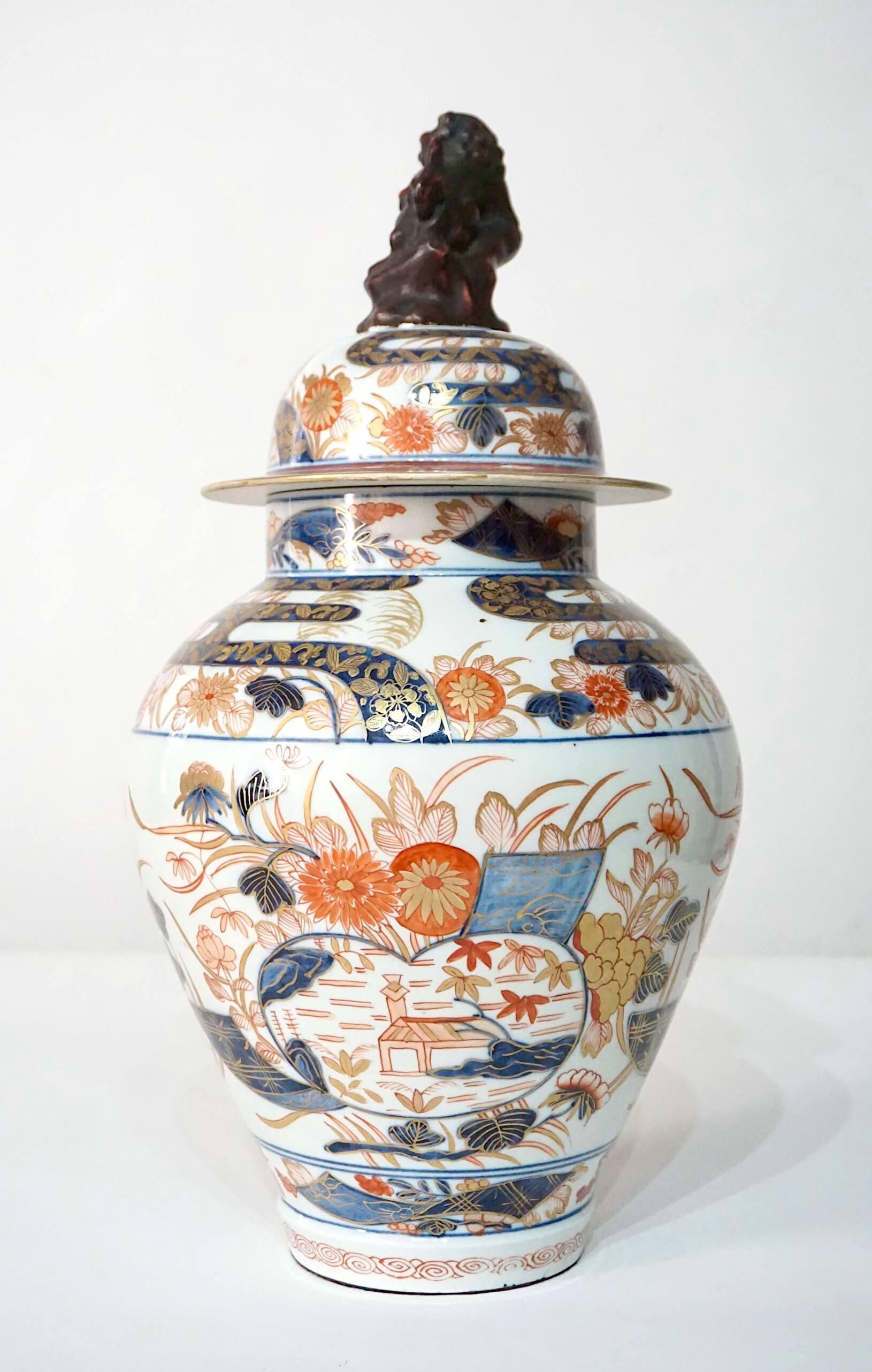 Jarra o jarrón con tapa de porcelana Imari Edo Samson, París, hacia 1880 Hecho a mano en venta