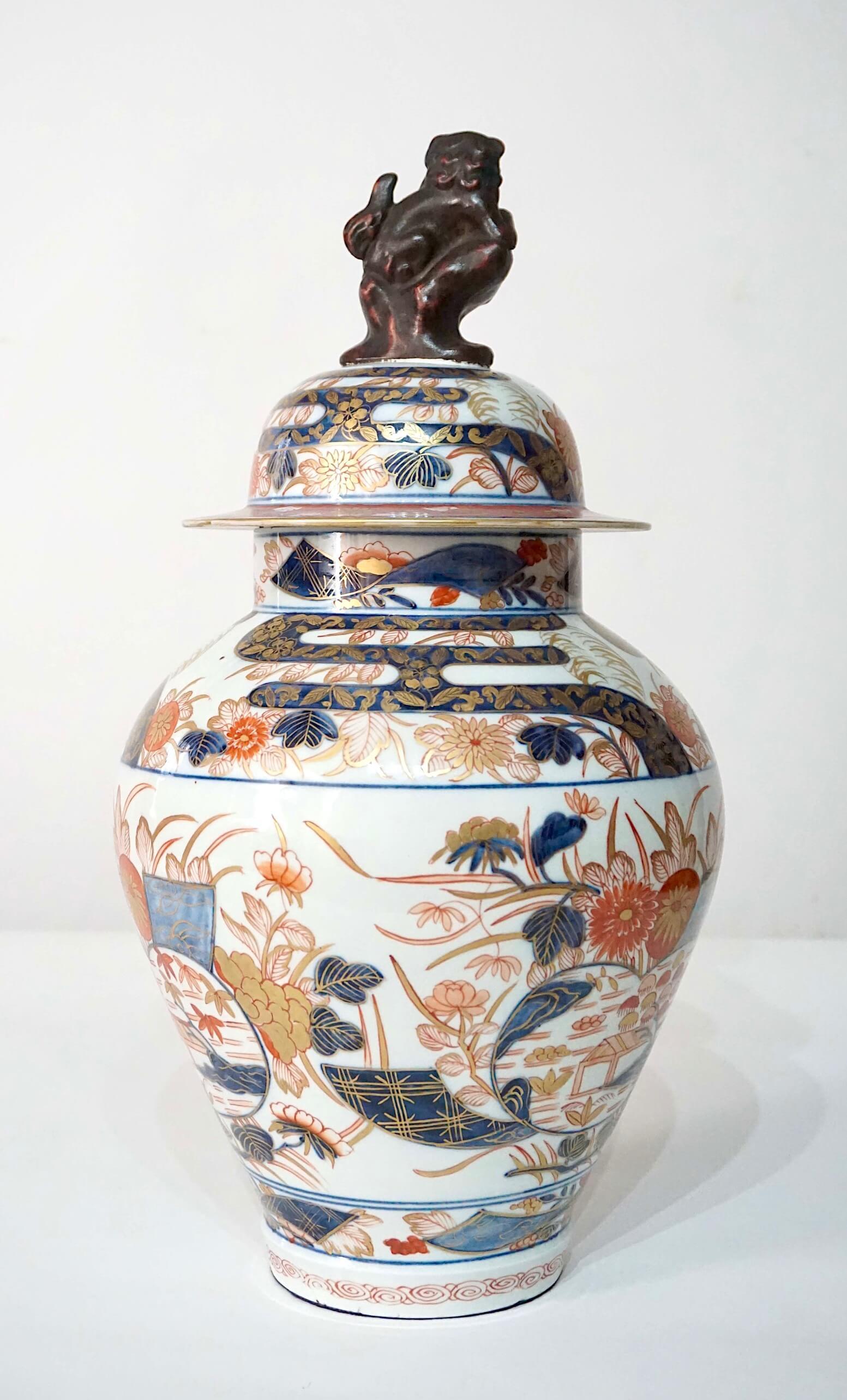 Jarra o jarrón con tapa de porcelana Imari Edo Samson, París, hacia 1880 en Bueno estado para la venta en Kinderhook, NY