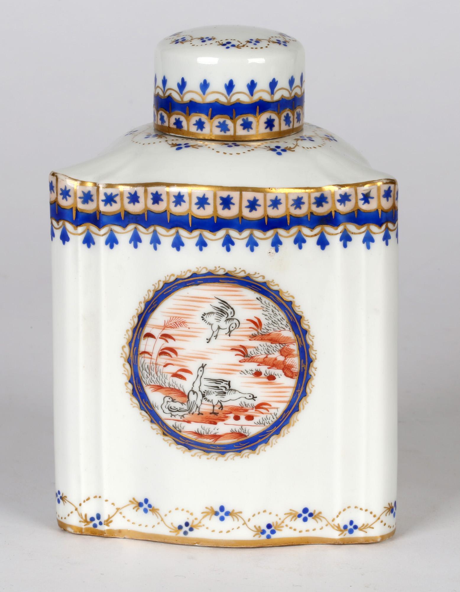 Samson French Porcelain Chinese Style Triangular Lidded Teacaddy In Good Condition For Sale In Bishop's Stortford, Hertfordshire