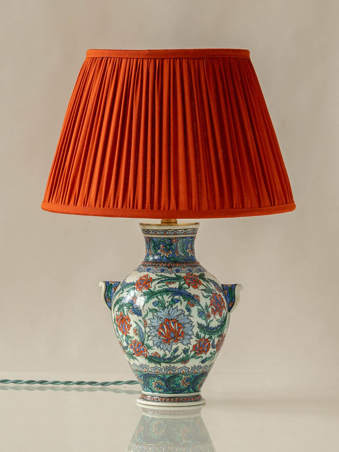 Meticulously handcrafted by Amitābha Studio in Amsterdam, “Edmé” is a one-of-a-kind table lamp that breathes new life into an antique Samson vase from the late 19th century. Created by the esteemed French atelier Samson & Cie, this vase is an
