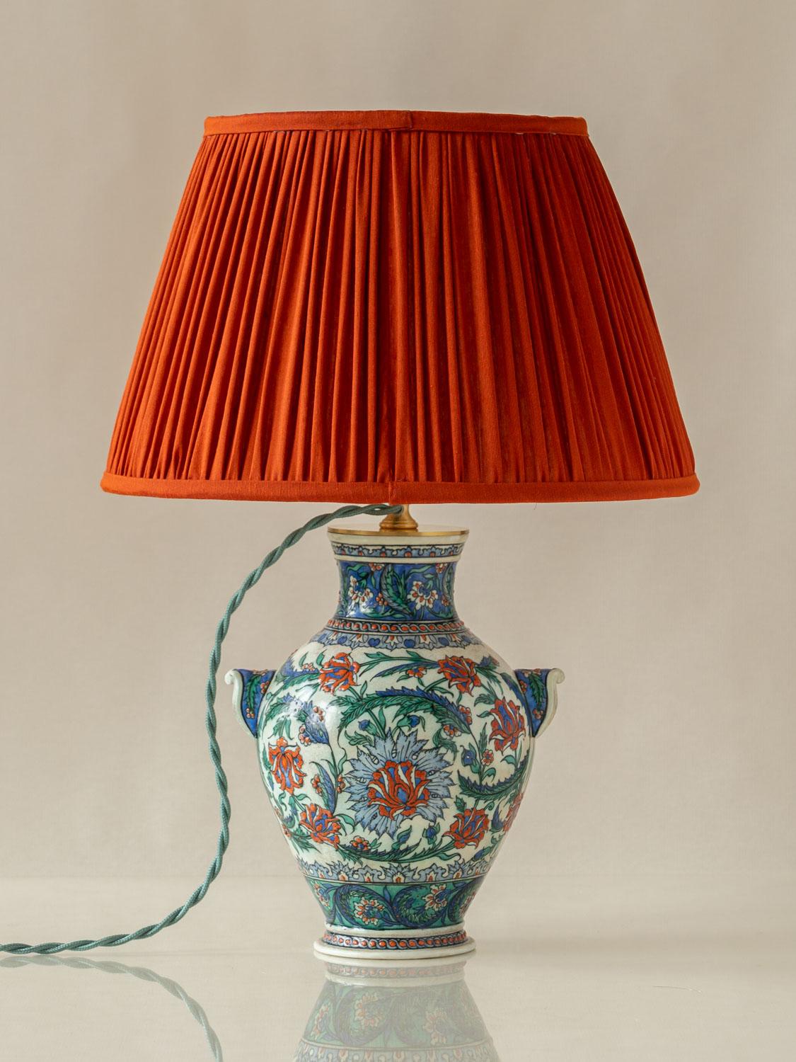 Samson Iznik-Style Table Lamp, Late 19th C, with New Burnt Orange Silk Shade In Good Condition In AMSTERDAM, NL