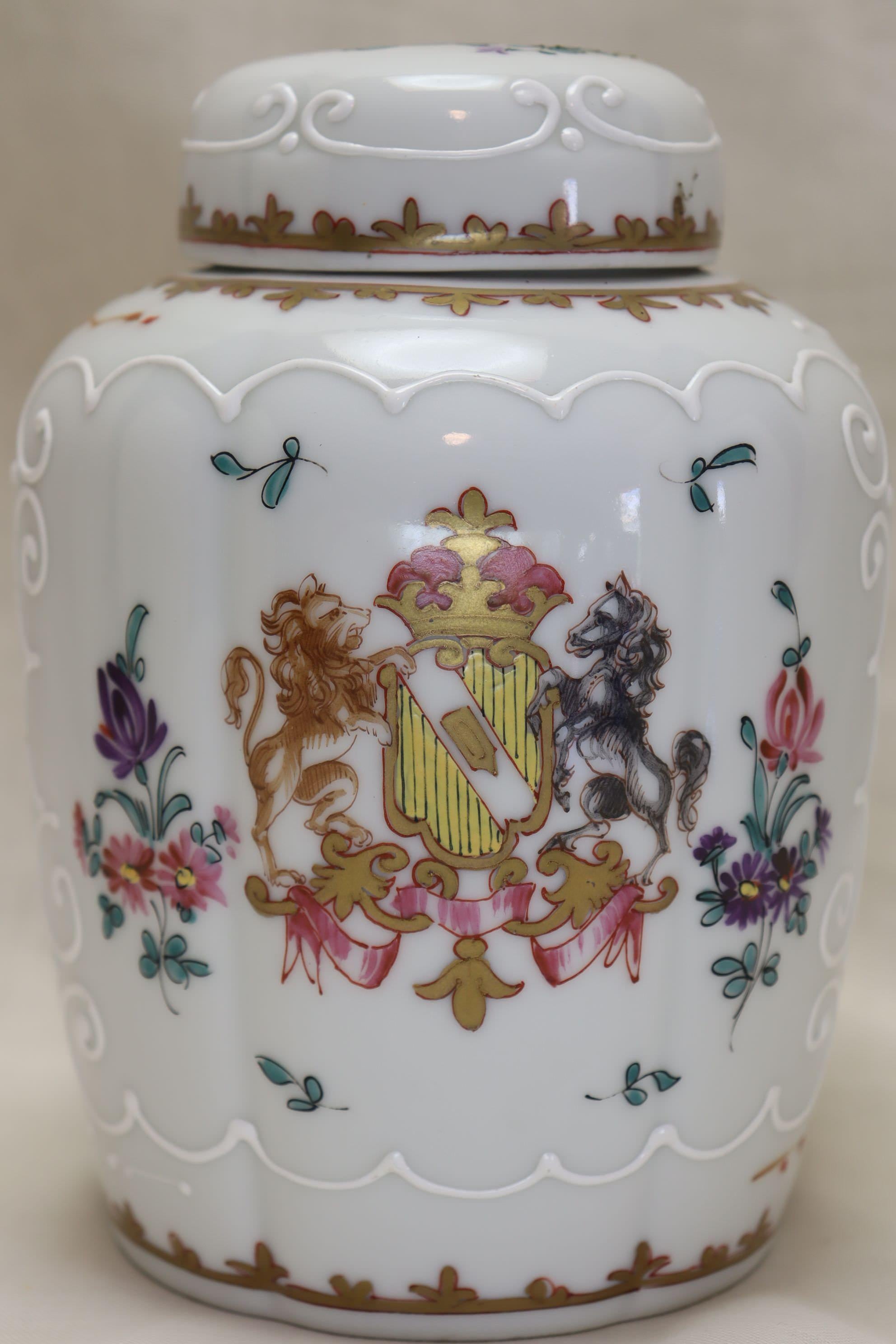 French Samson of Paris armorial tea canister For Sale