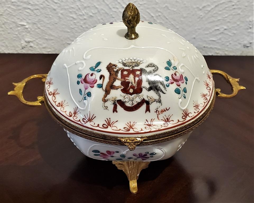 Samson Paris Signed Porcelain Trinket Box 5