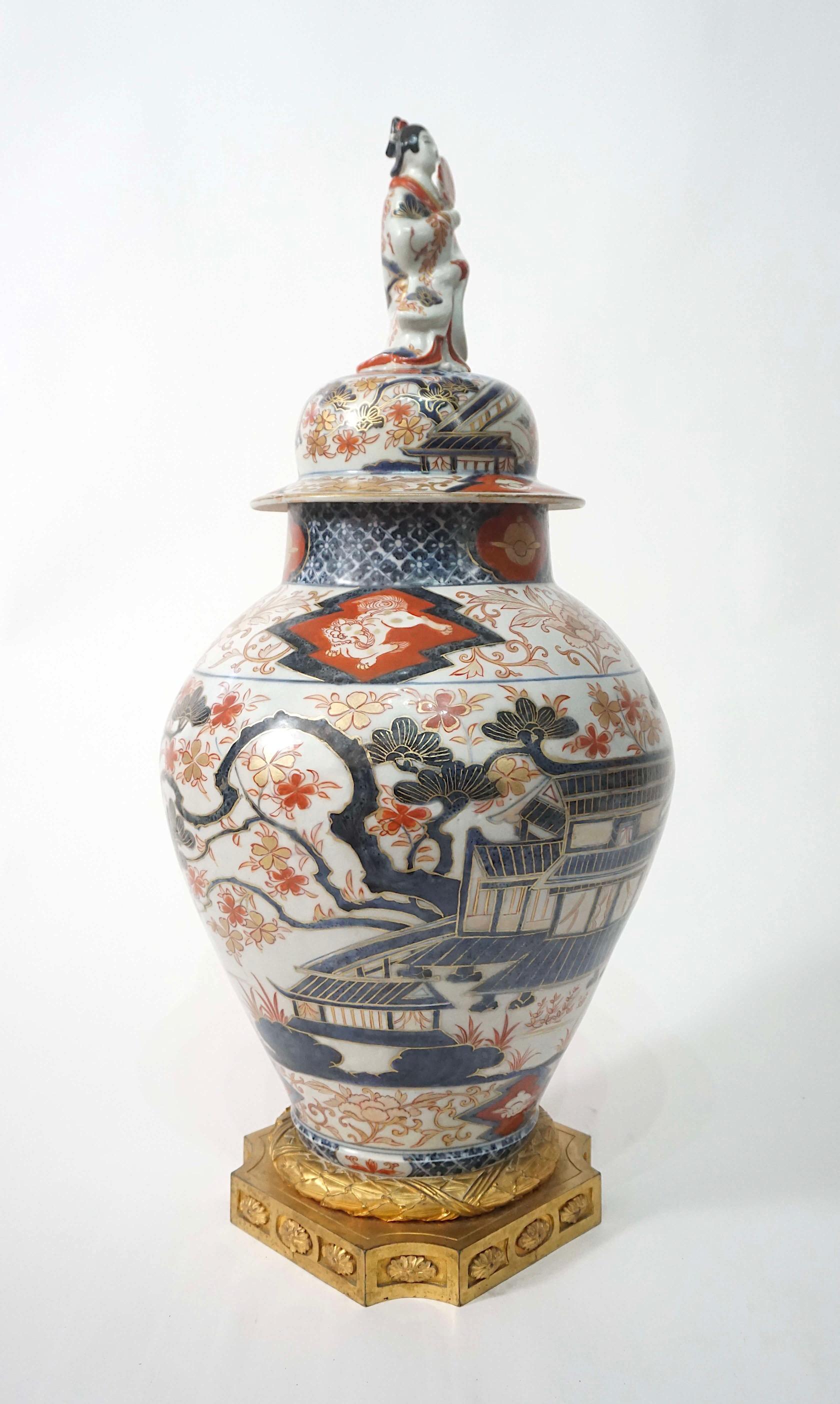 Vaso da tempio in Imari Porcelain di Samson su base in bronzo ormeggiato, circa 1850 in vendita 2